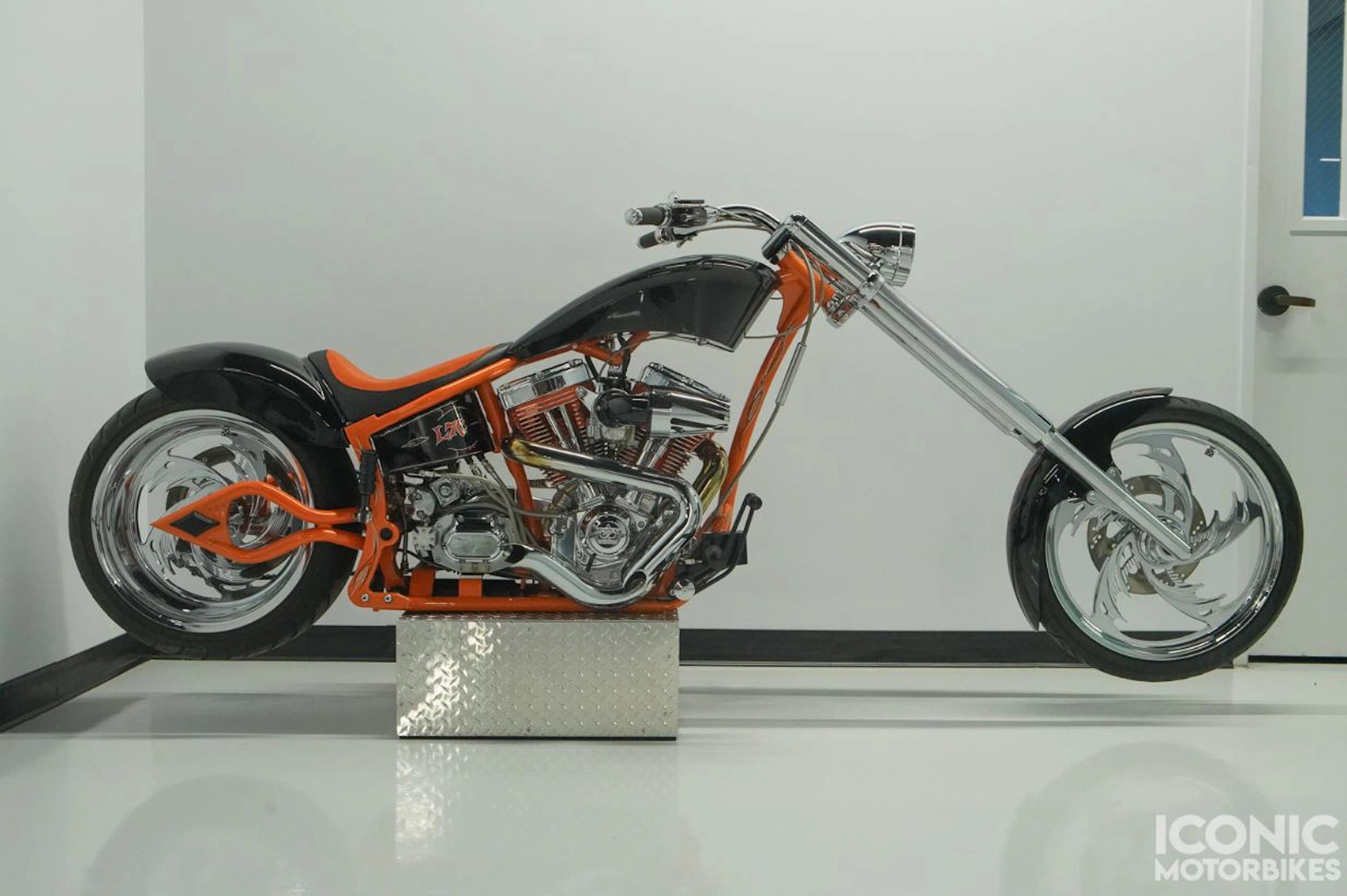 No Reserve – 2004 Lucky 7 Chopper “Low Blow”
