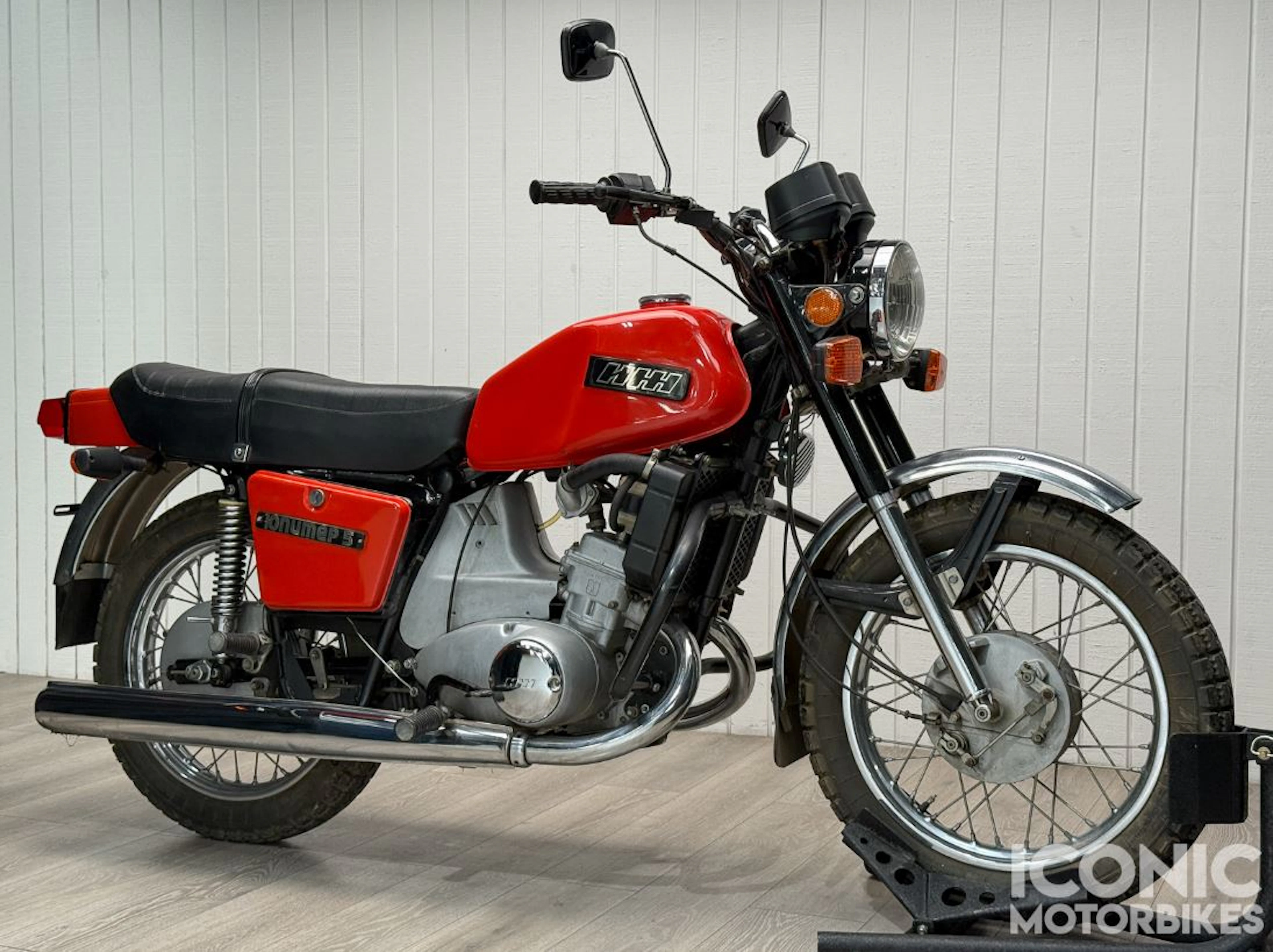 No Reserve – 2003 IZH Jupiter 5