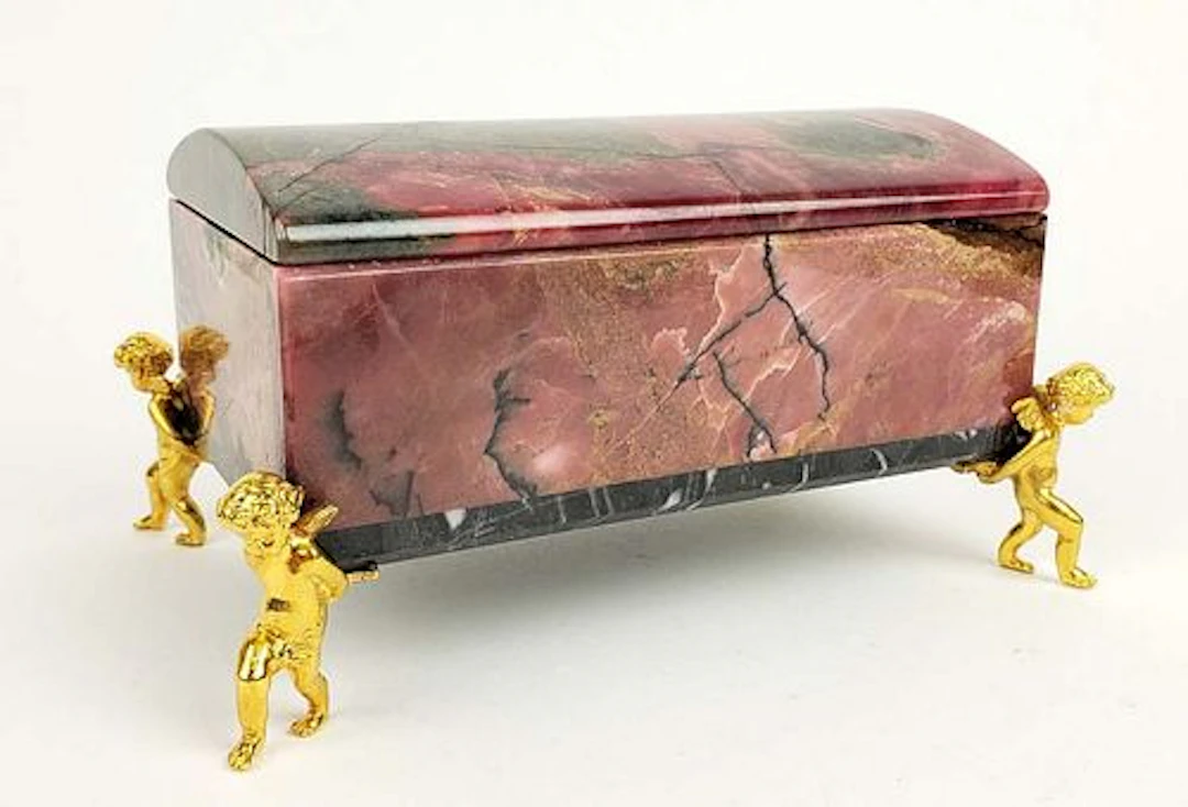 Russian Rhodonite Box on Puttys Feet