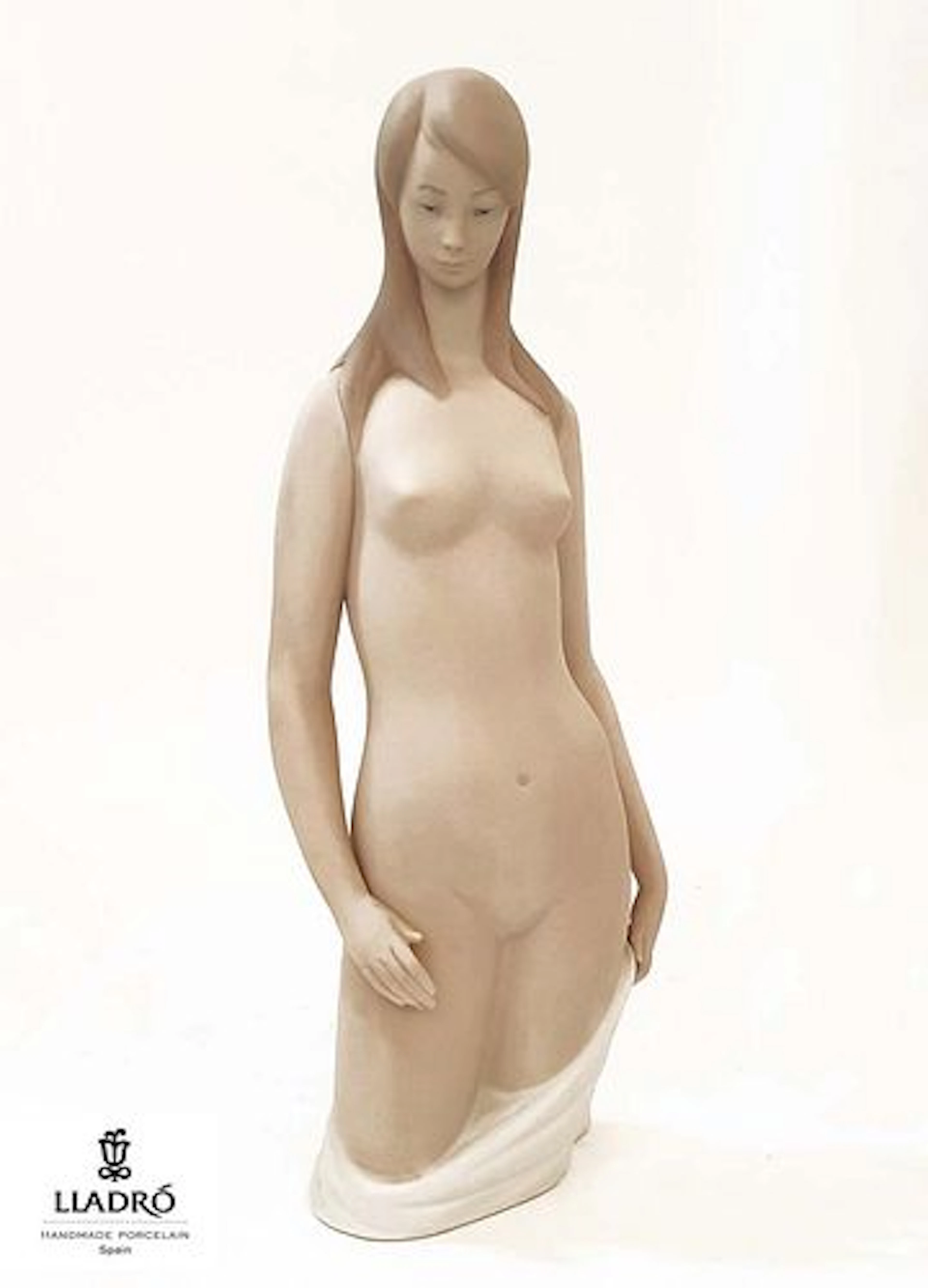 A LLADRO Torso In White 13" Porcelain Statue