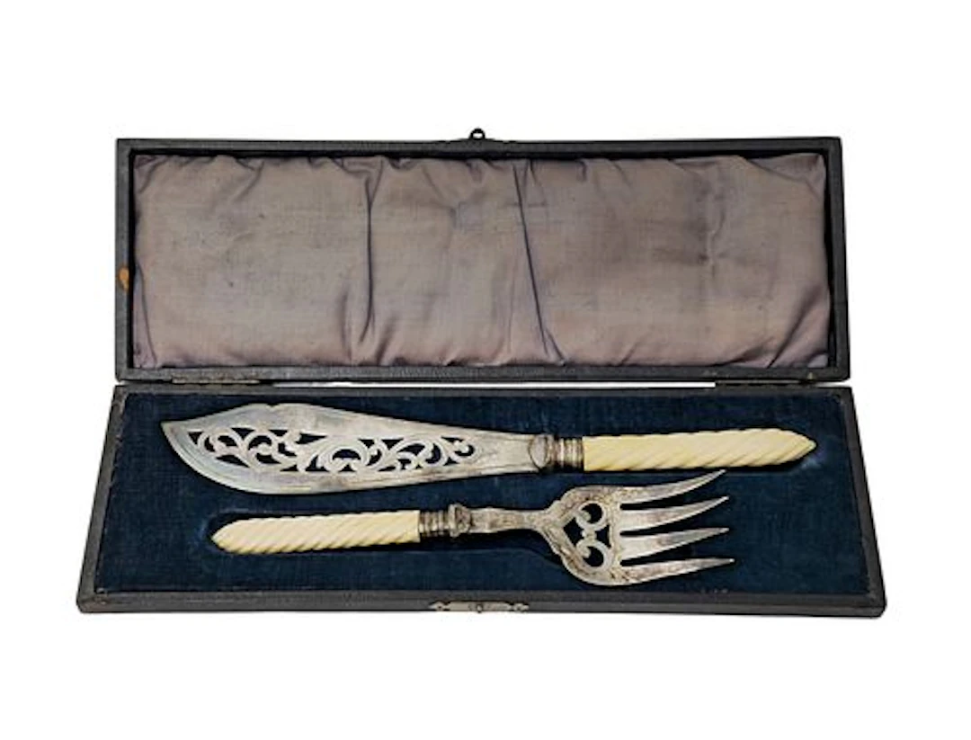 Early 20th C. Silverplated Fish Serving Knife & Fork Set With Original Box
