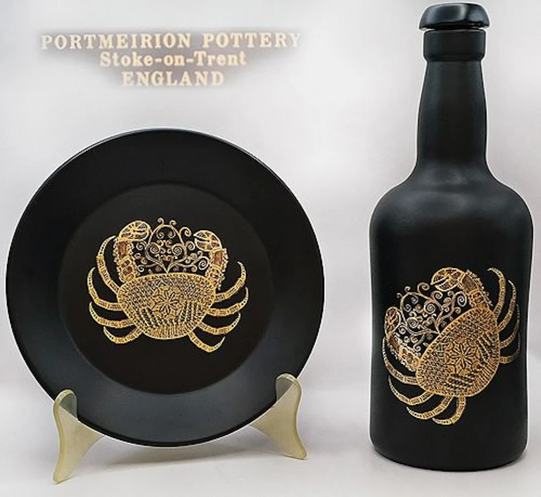 Stoke-On-Trent England, Portmeirion Pottery Custom Zodiac Decanter Set