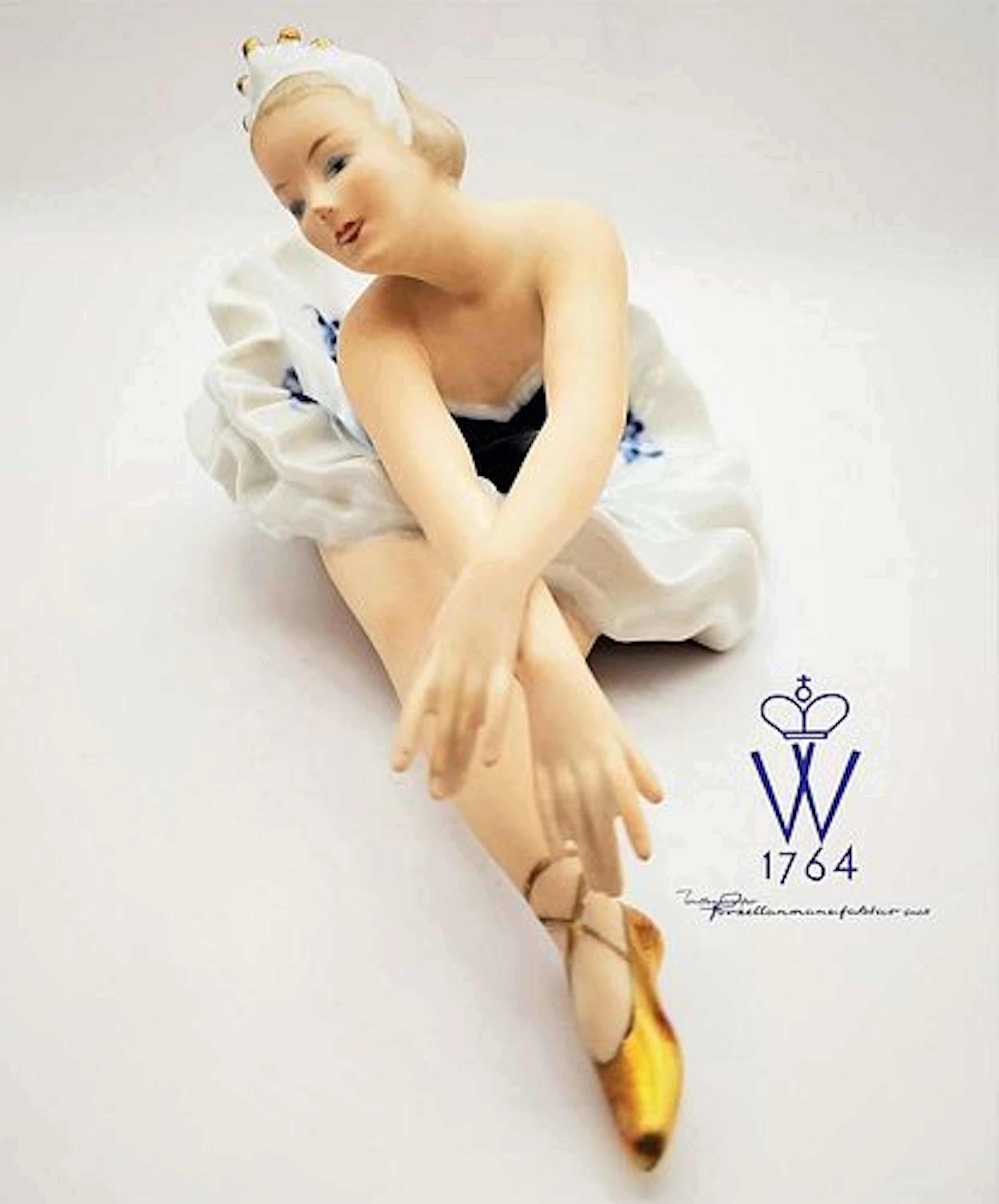 Seated Ballerina, A Vintage German Wallendorf Hand painted Cobalt