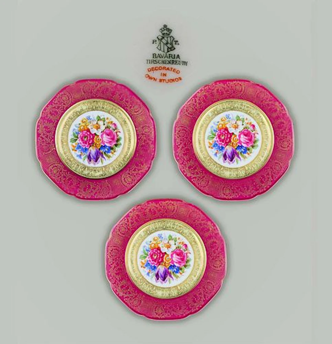 A Set Of Three 19th Century German Bavaria Hand Painted Plates