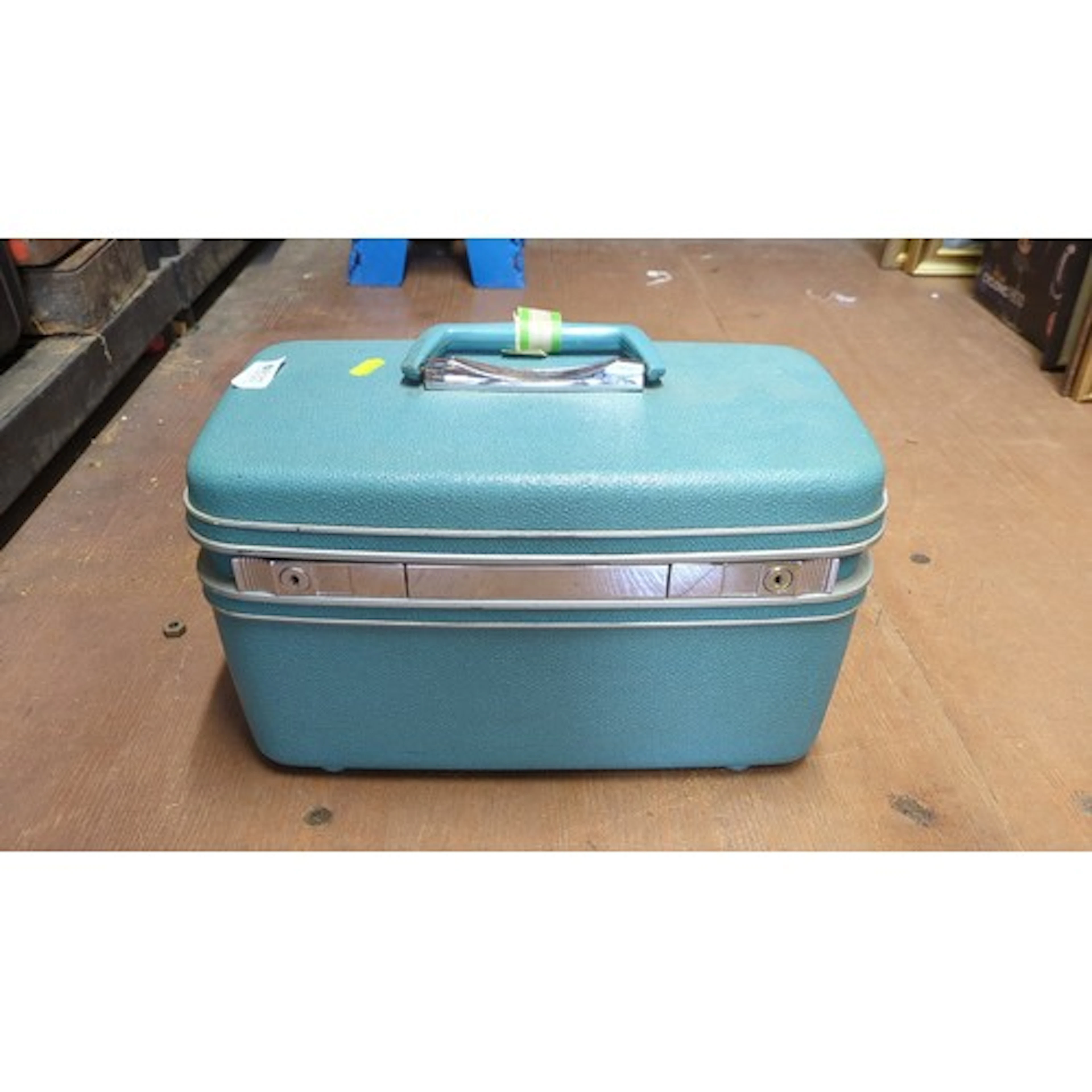 Samsonite ‘Silhouette’ vanity case, hard-sided in teal grain...