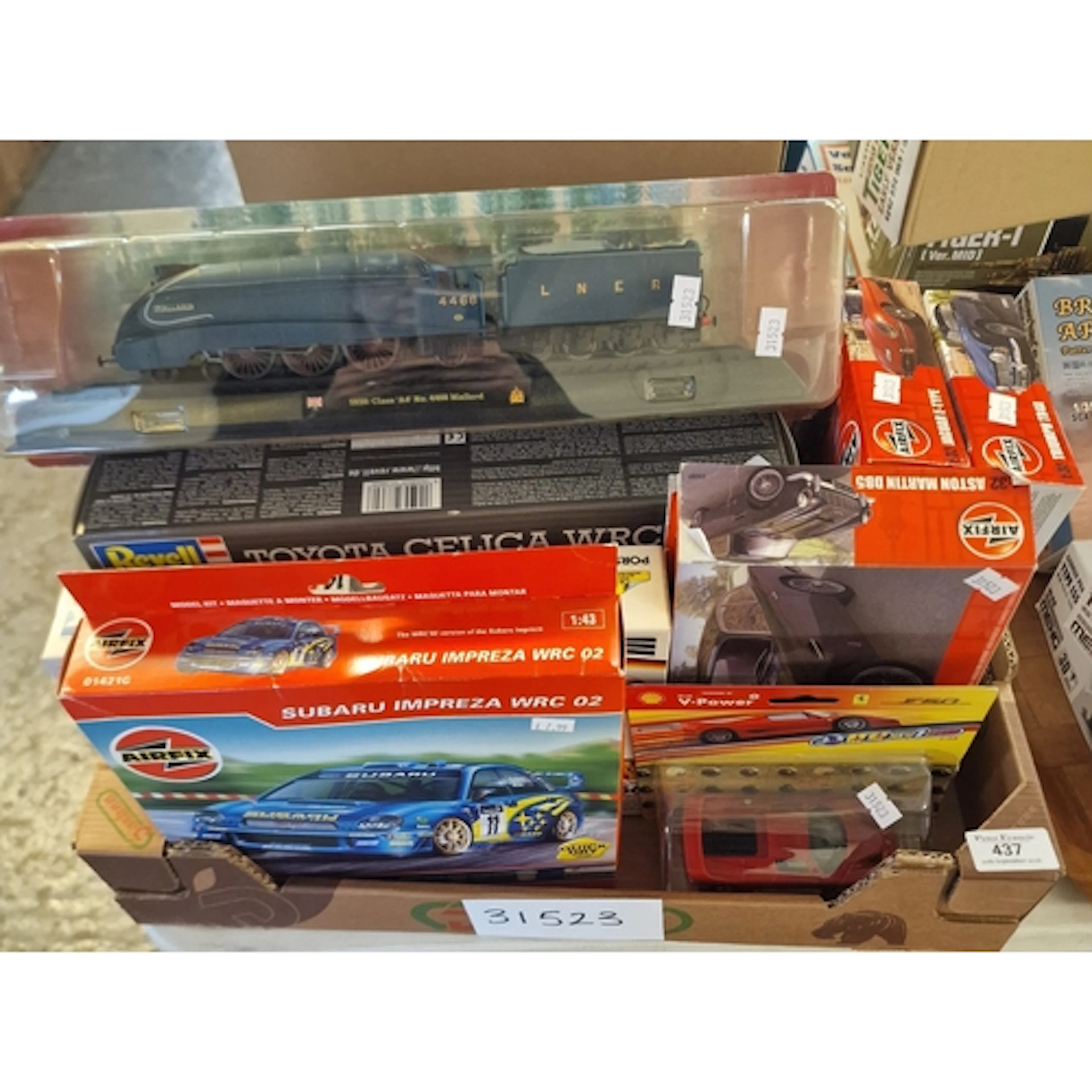 Collection of Airfix, Revell and Tamiya model kits, together...