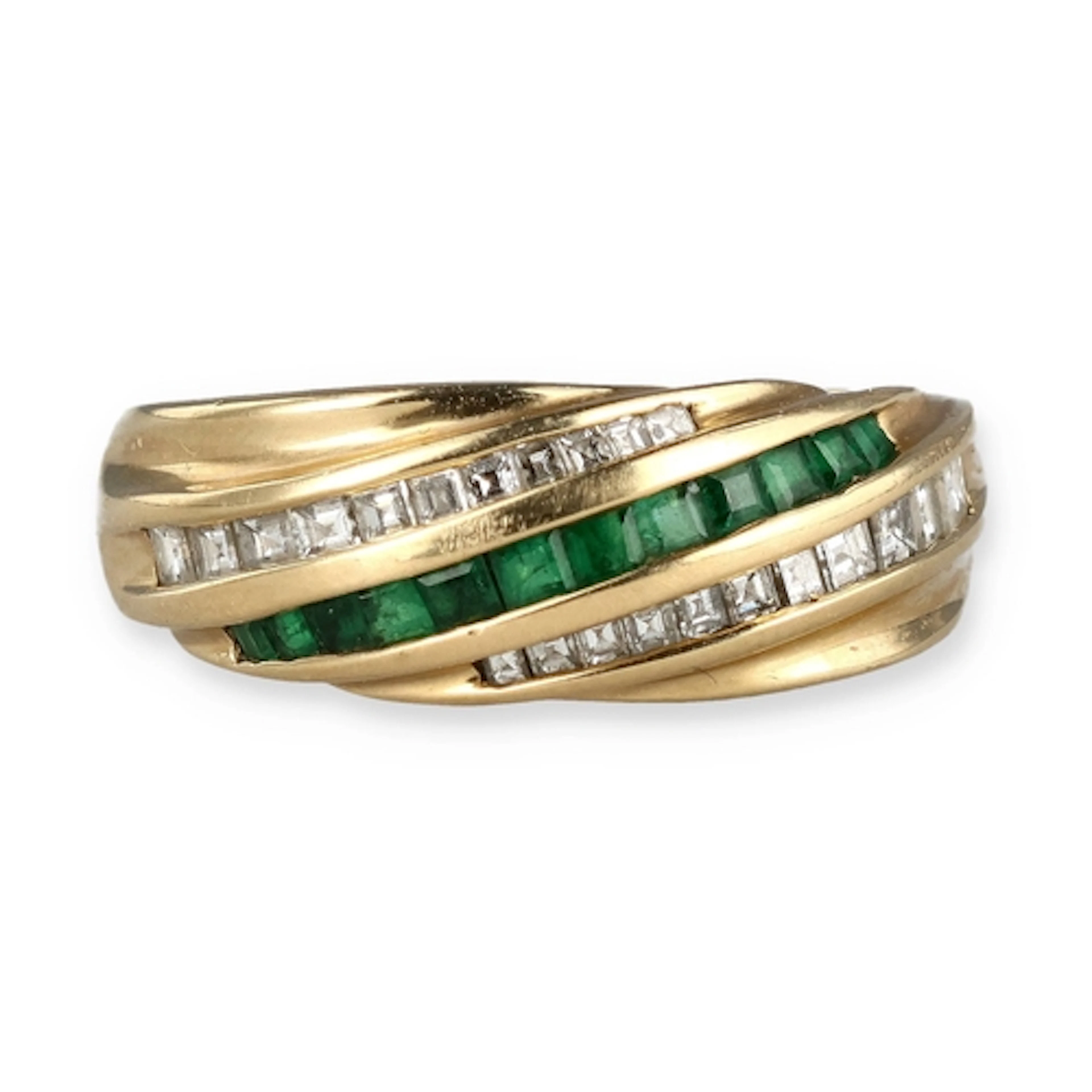 A GOLD EMERALD AND DIAMOND RING Weight: 4.7gms ...