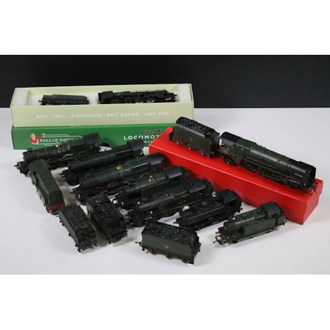 10 OO gauge locomotives to include Hornby Firth of Tay, Horn...