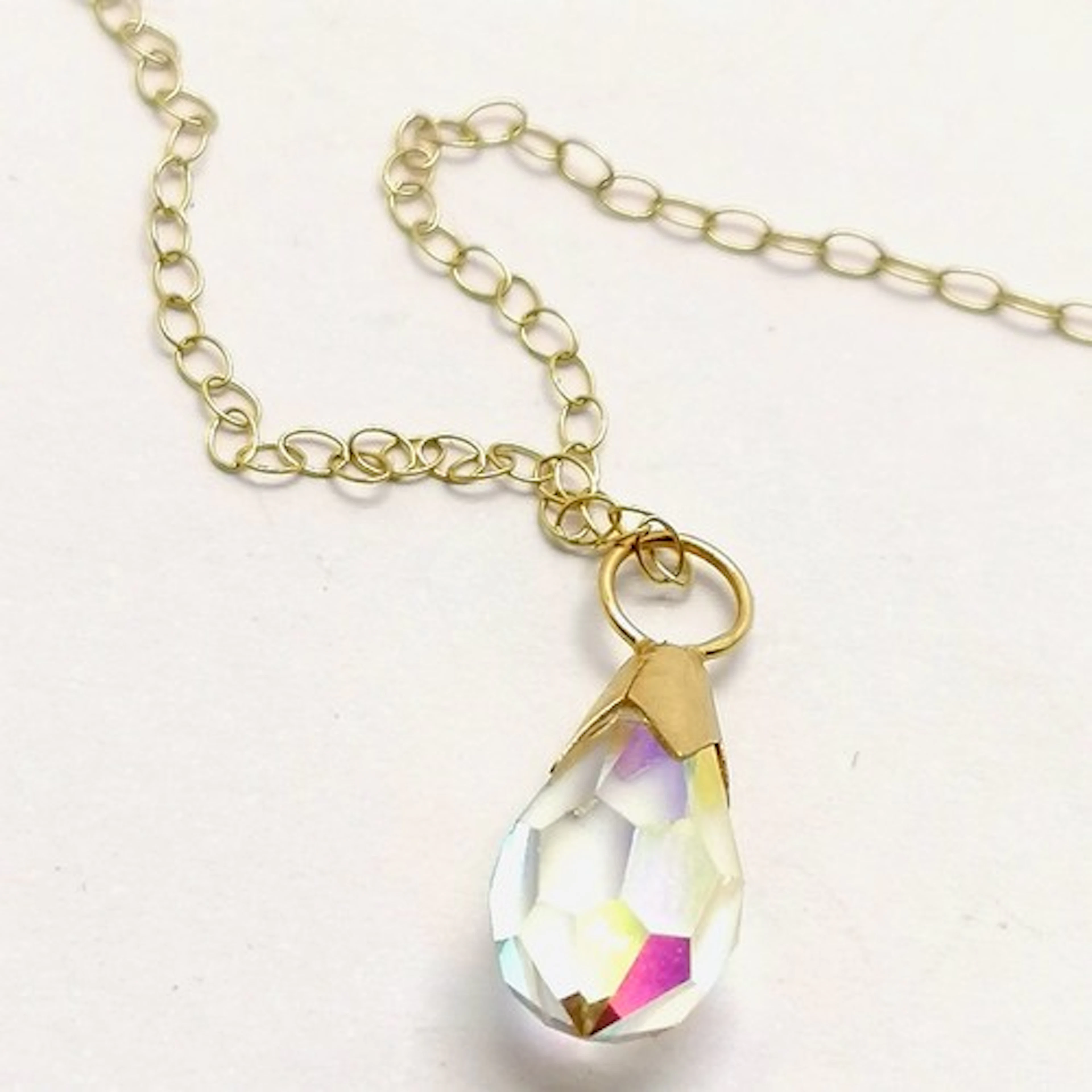 9ct marked gold 44cm neckchain with crystal drop pendant - 1...