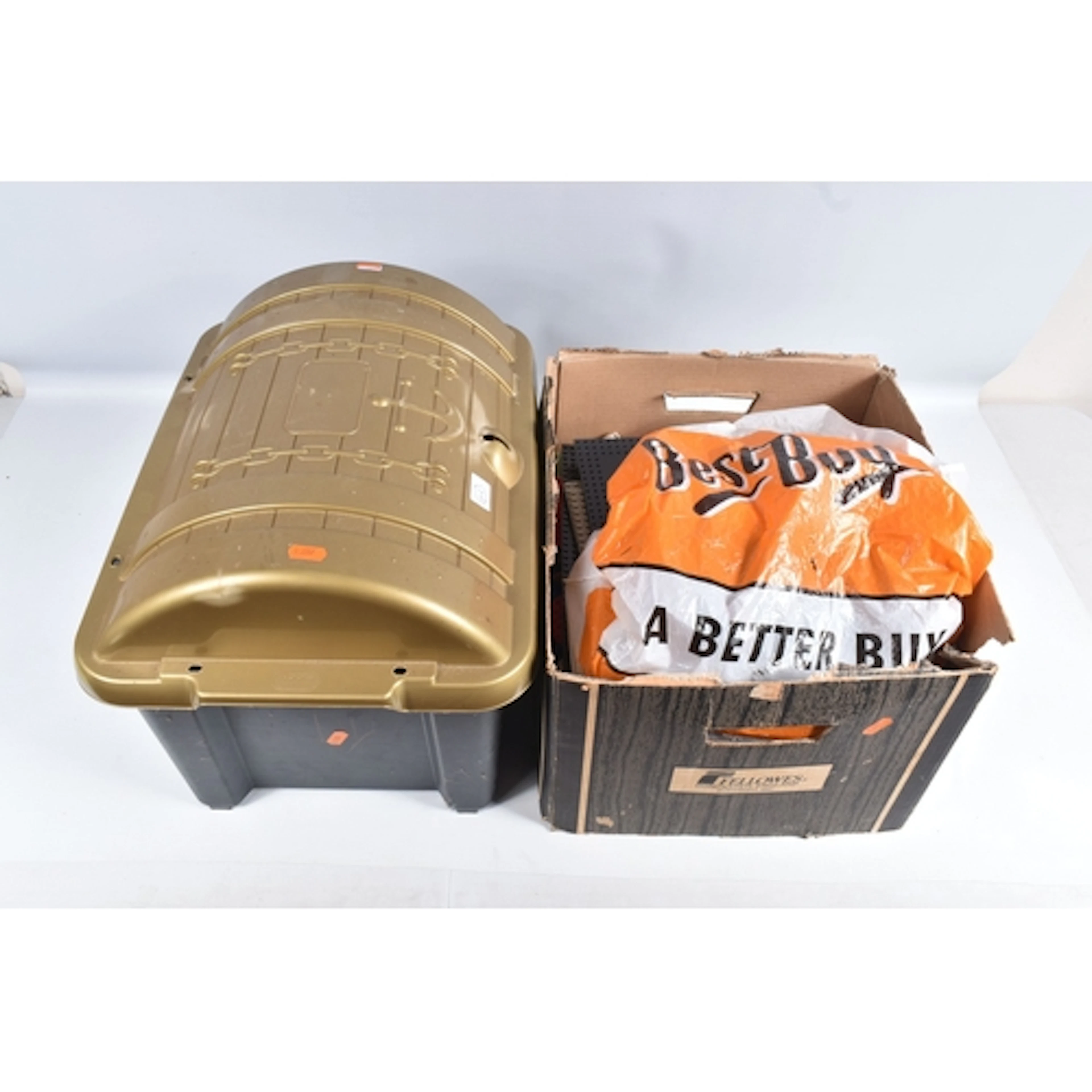 A PLASTIC TREASURE CHEST AND BOX OF LOOSE MEGA BLOKS AND LEG...