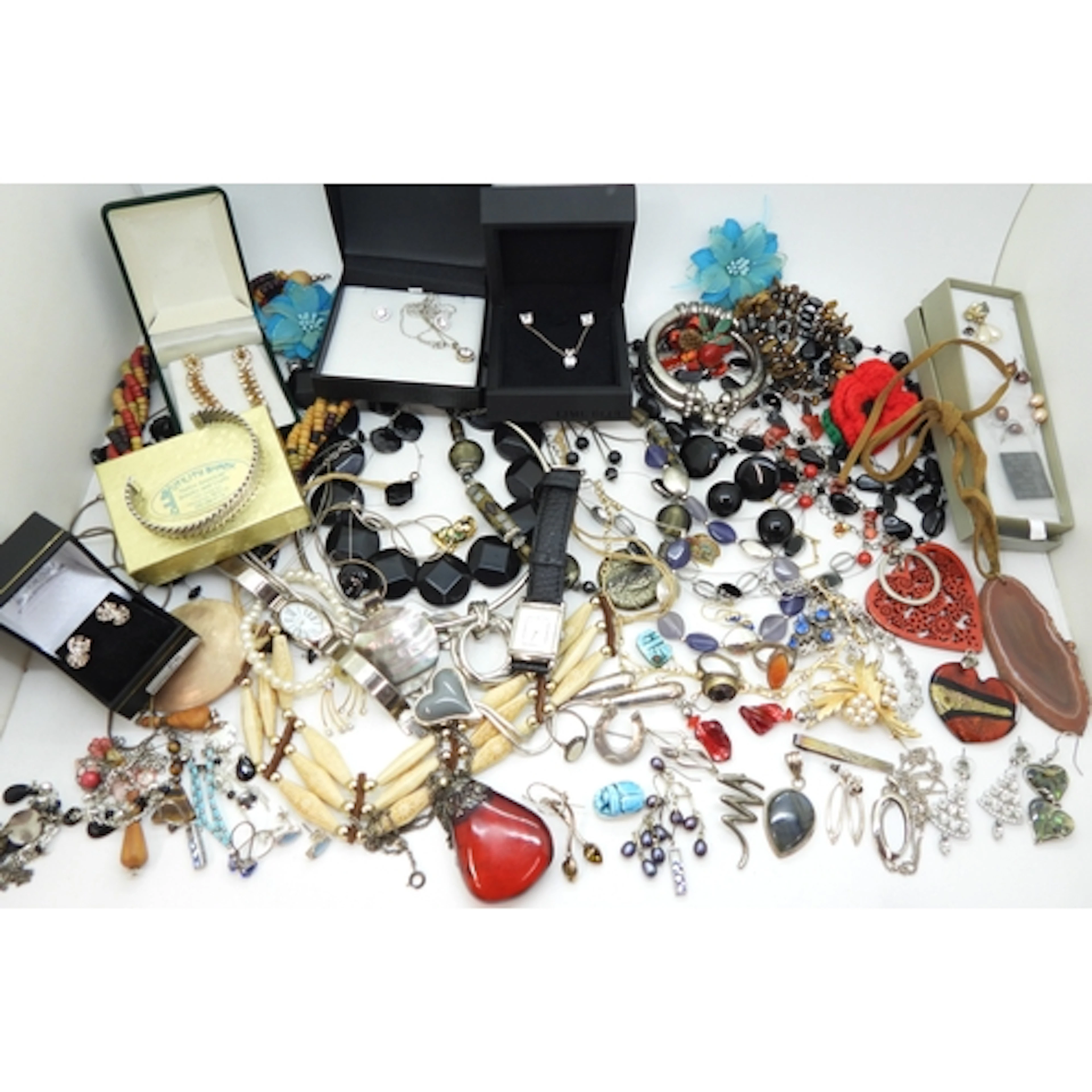 A collection of silver jewellery to include a First Nation s...