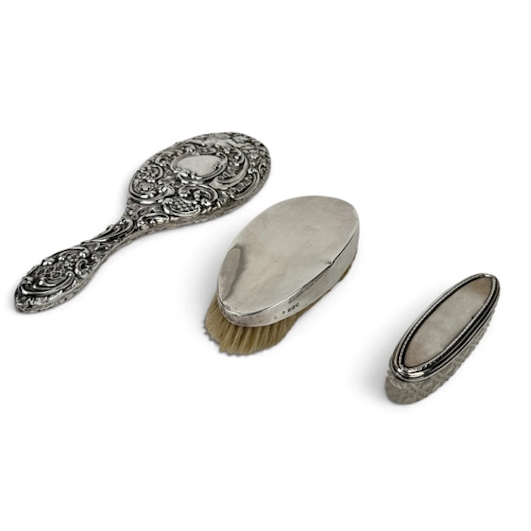 SILVER VANITY ITEMS TO INCLUDE A MIRROR, BRUSH AND CRYSTAL B...