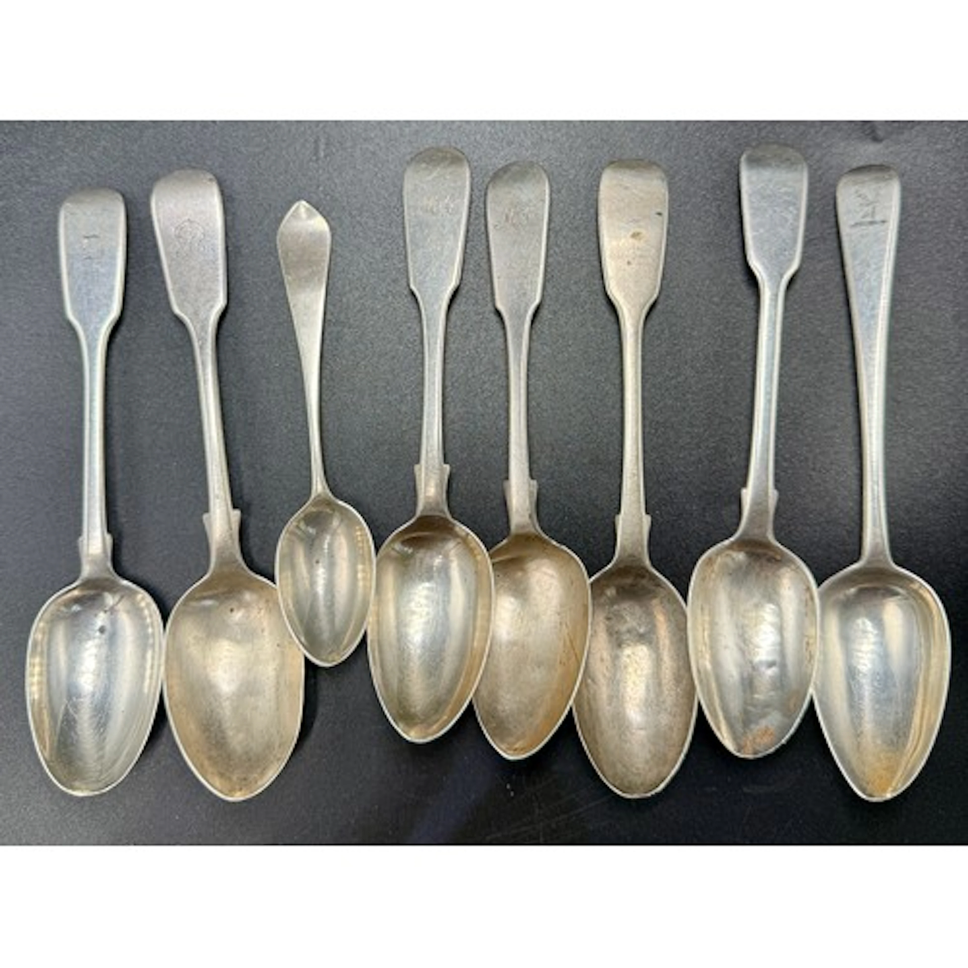 Eight silver Georgian and Victorian silver teaspoons, variou...