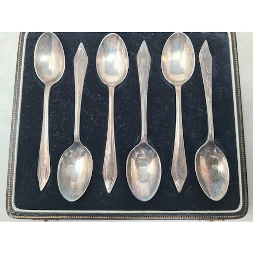 Six George V silver Teaspoons with pointed stems, Birmingham...