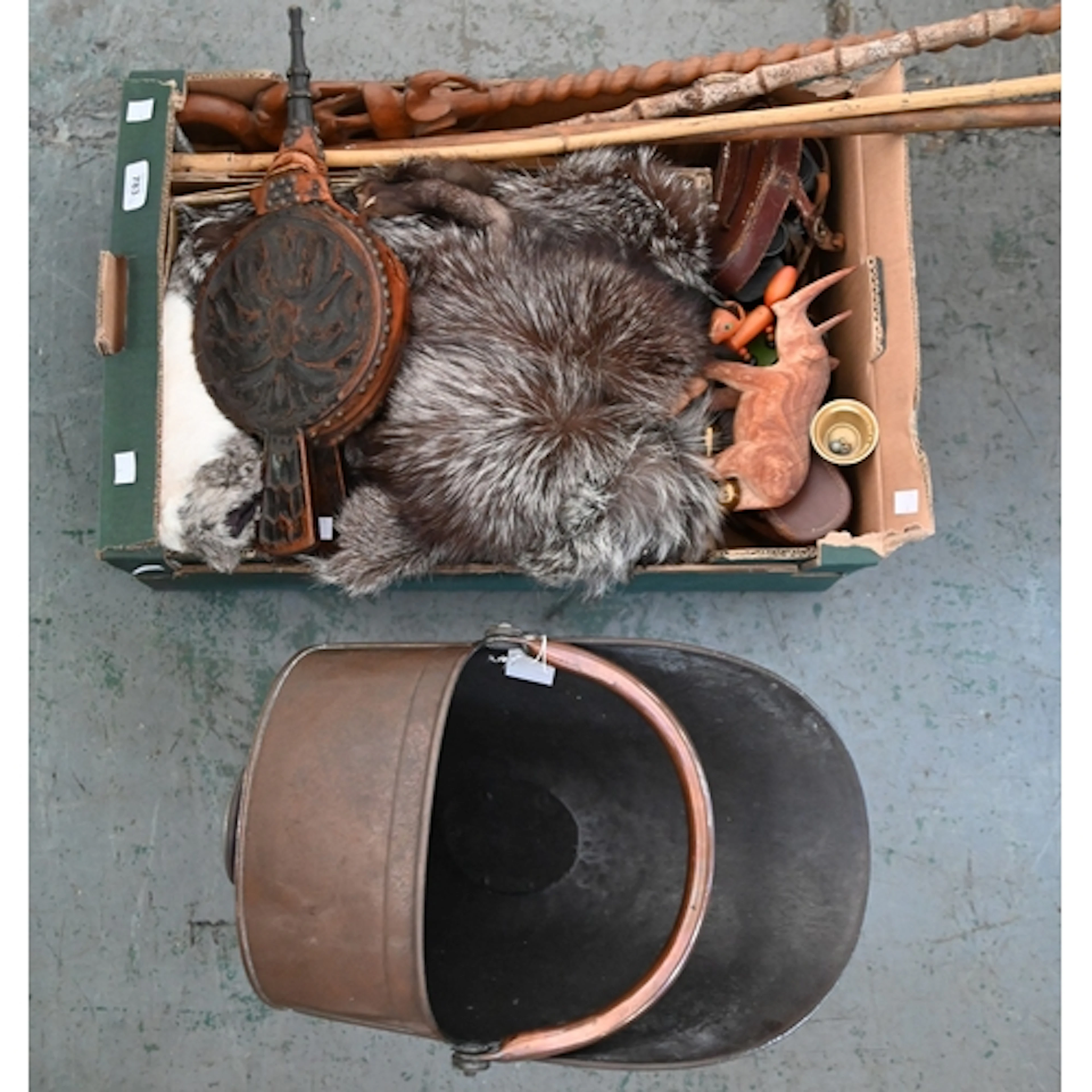 Miscellaneous items, to include a copper coal scuttle, carve...