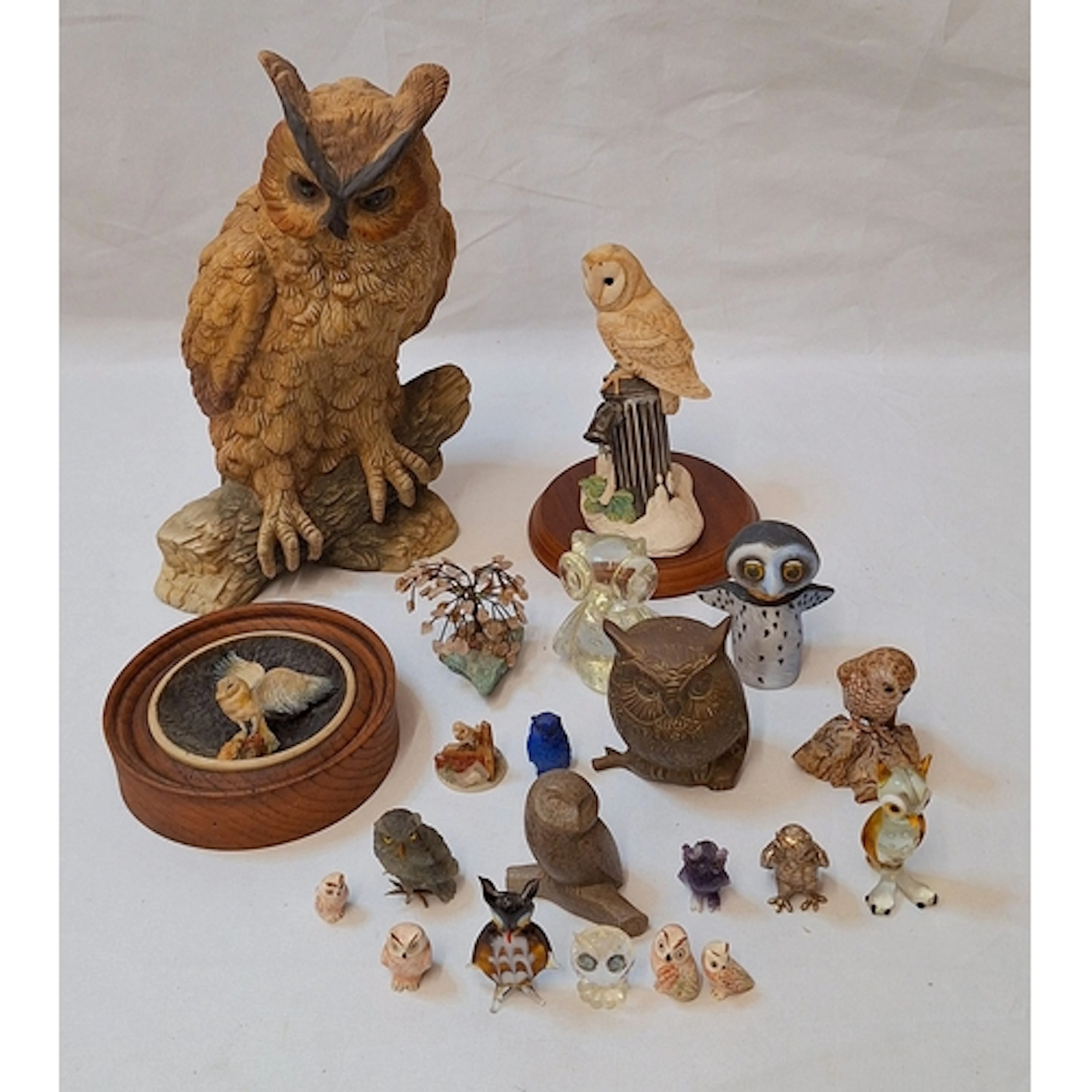 Owl Figurines incl. Christopher Holt wall hanging, Border Fi...