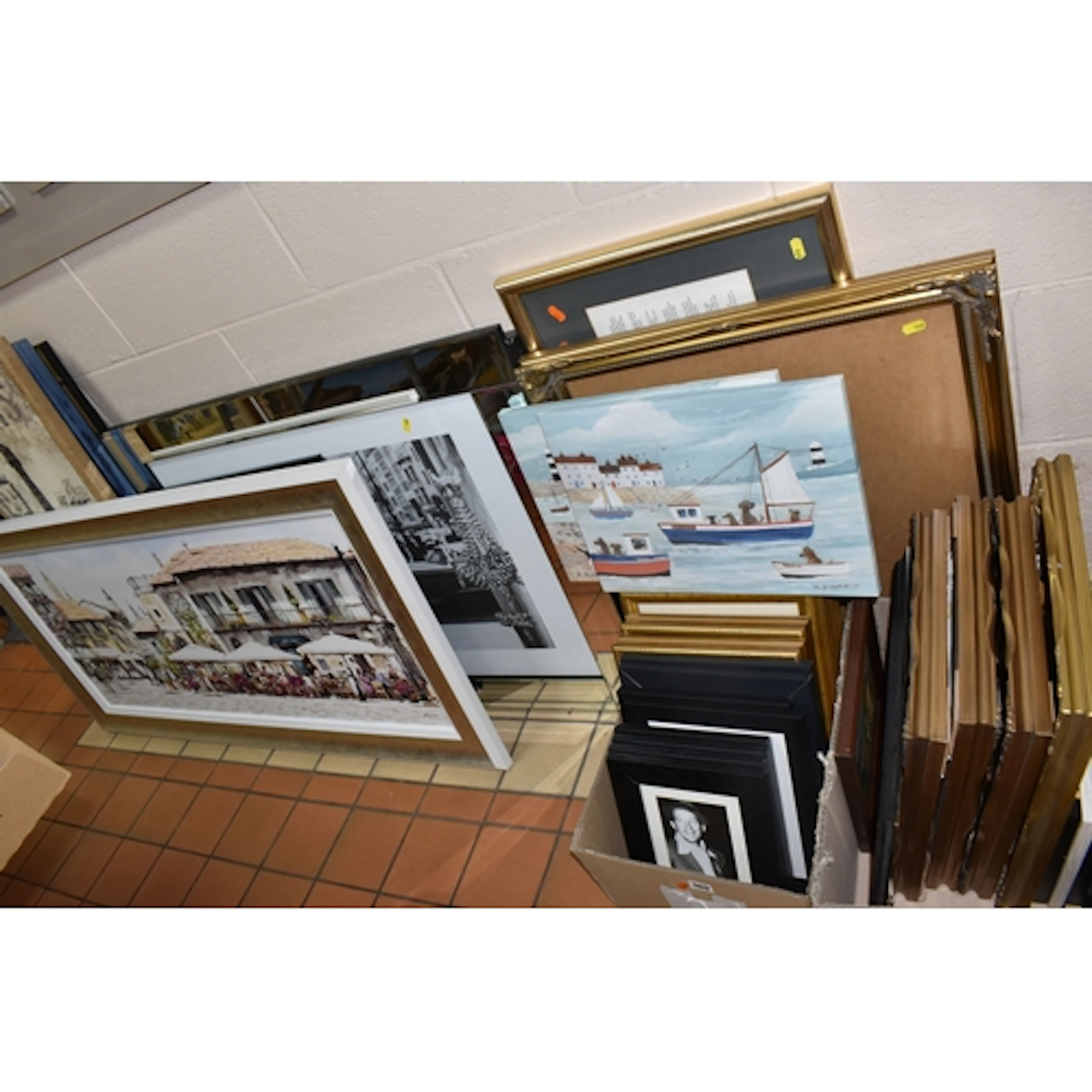 A QUANTITY OF PRINTS, PICTURE FRAMES AND DECORATIVE MIRRORS ...