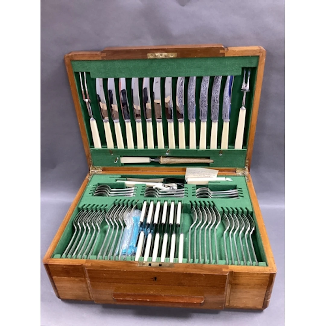 JR Ogden & Sons & WRH & Co Art Deco Style Canteen of Plated ...