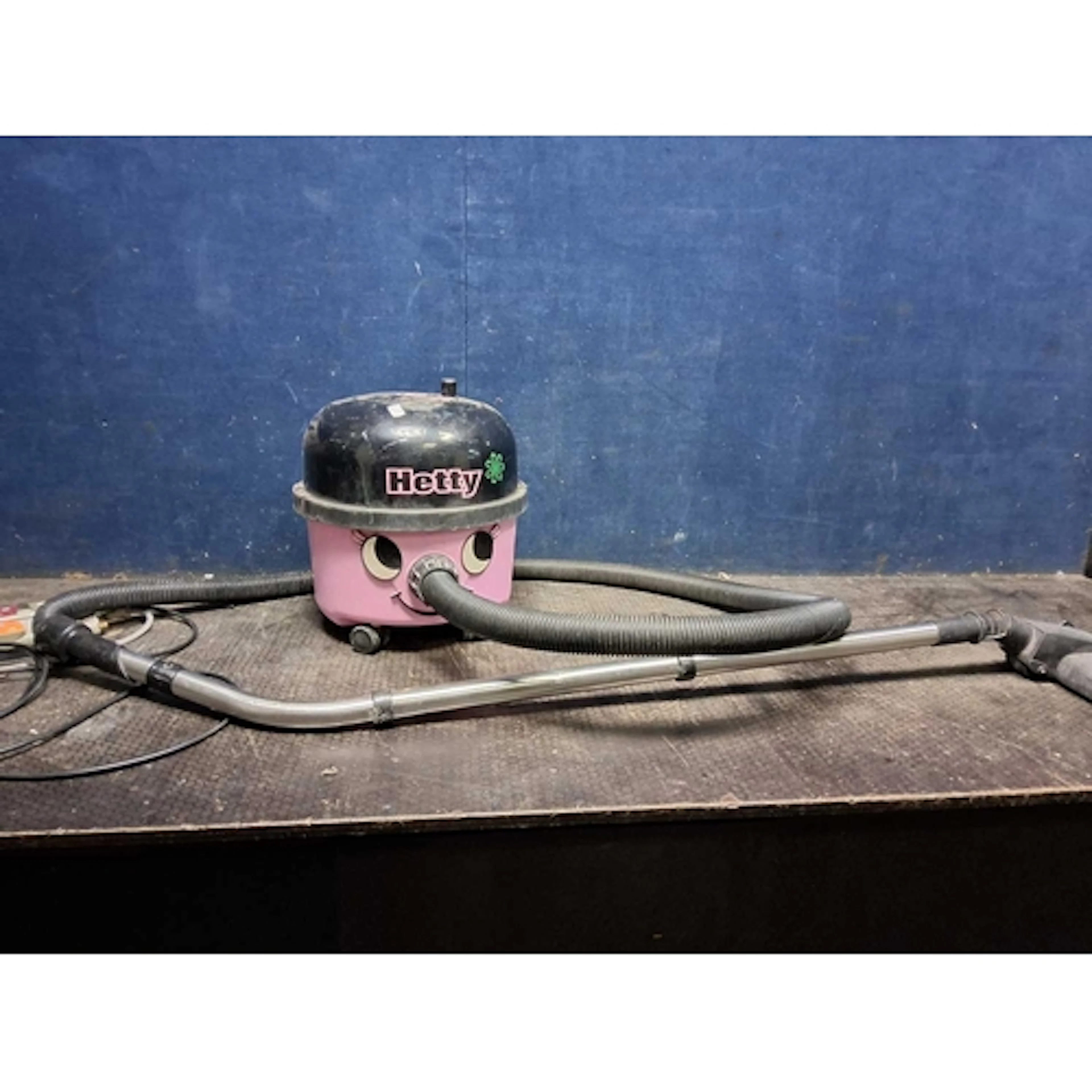 A NUMATIC HET200-12 'HETTY' VACUUM CLEANER (PAT pass and wo...