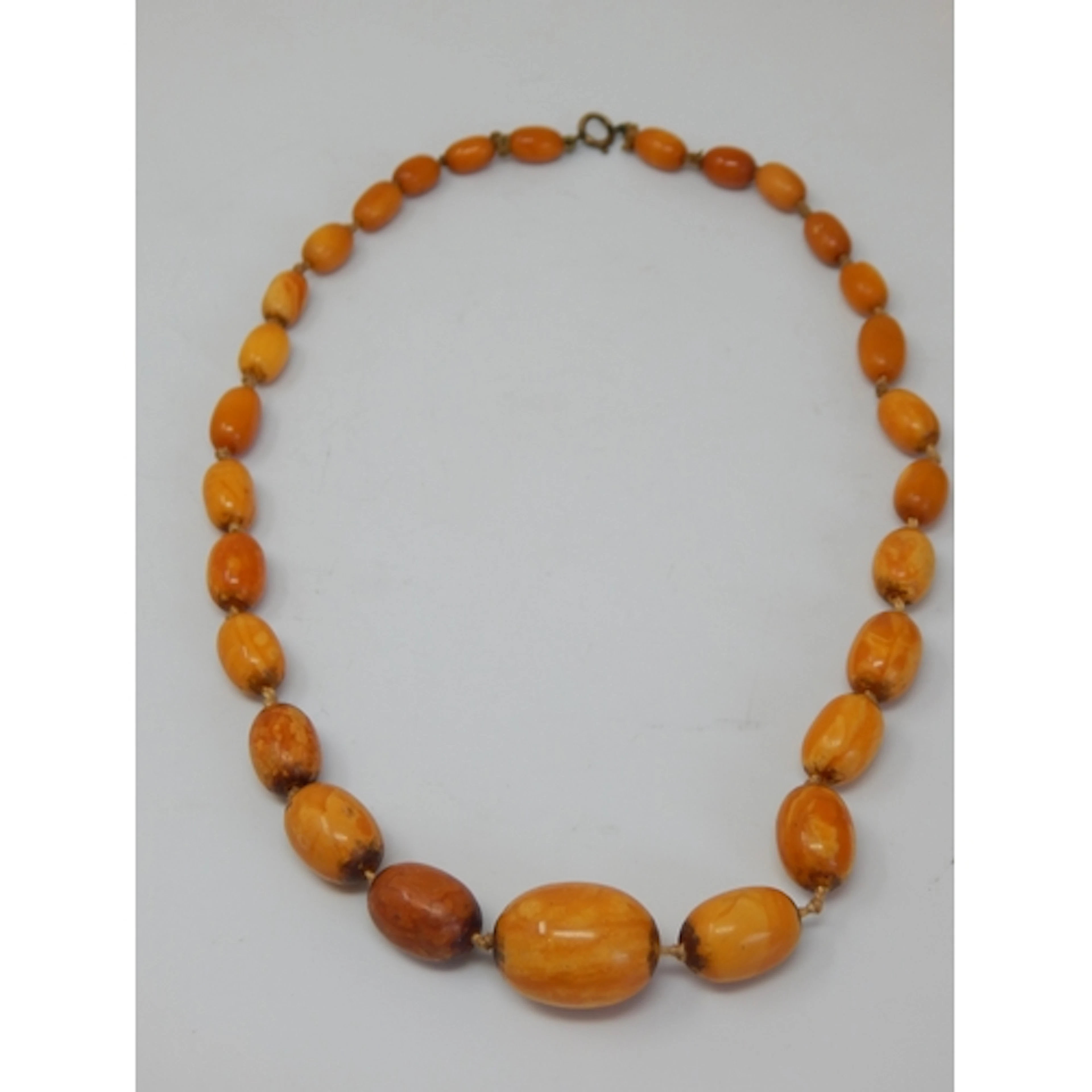 Vintage Butterscotch Amber Necklace: Length 48cm: Weight 26....
