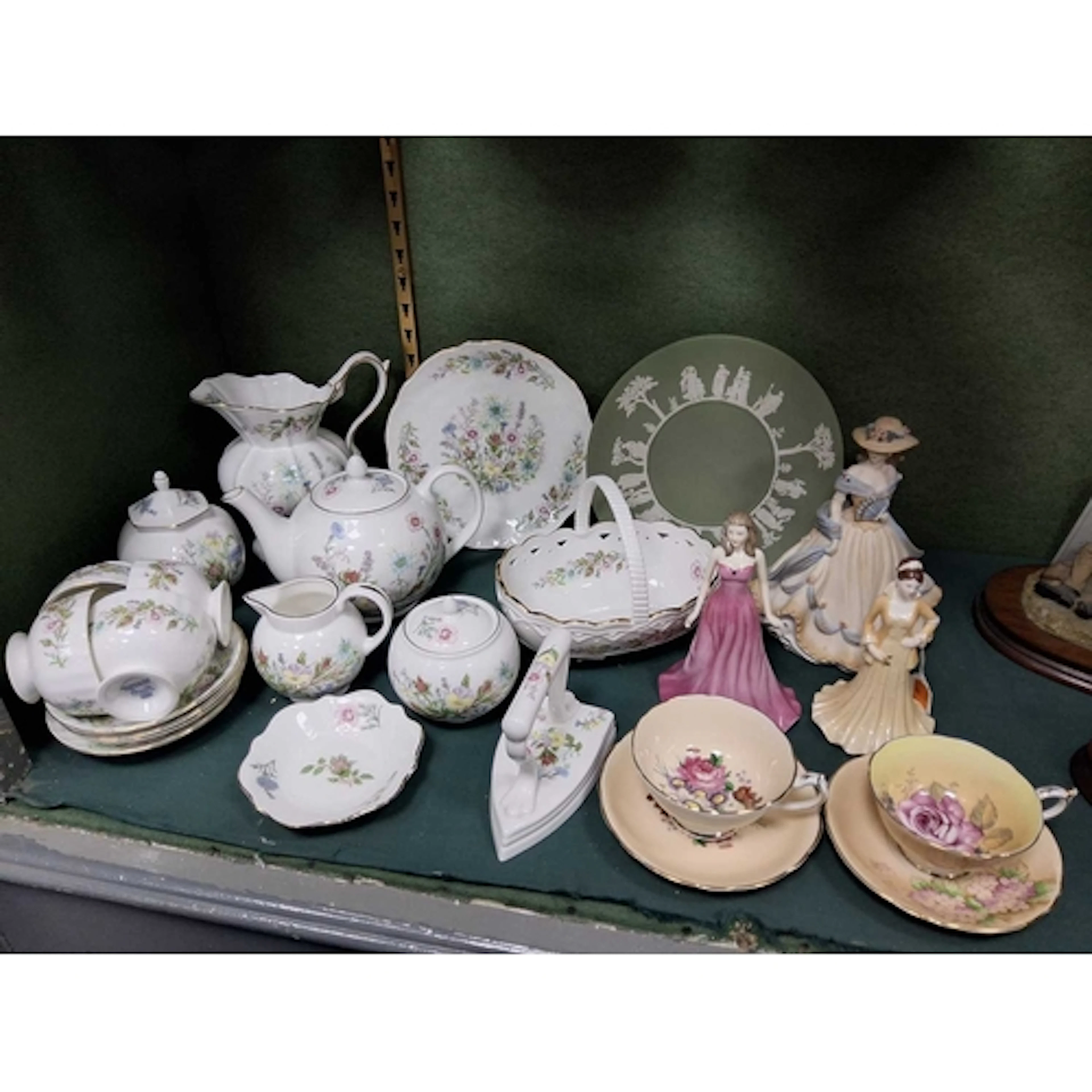 A GROUP OF CERAMICS, comprising an Aynsley Wild Tudor twelve...