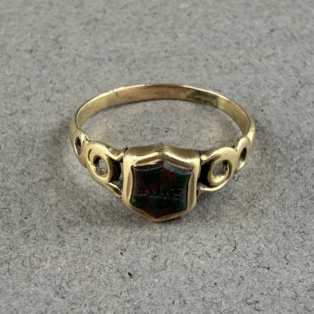 Jewellery- Early Victorian child's yellow metal ring inset w...