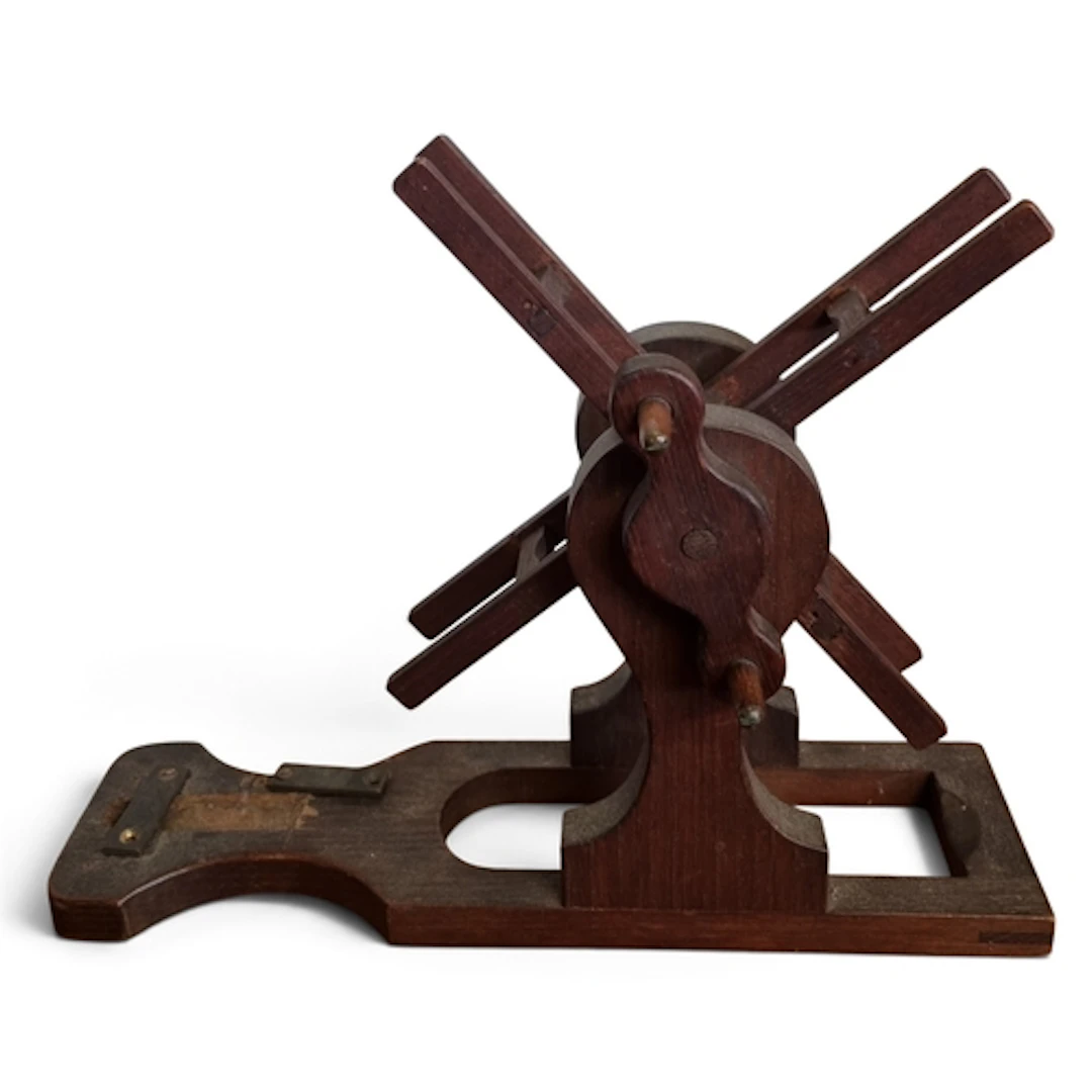 An antique fishing line Dryer. L 34 cm approx. L 34 x H 27 c...