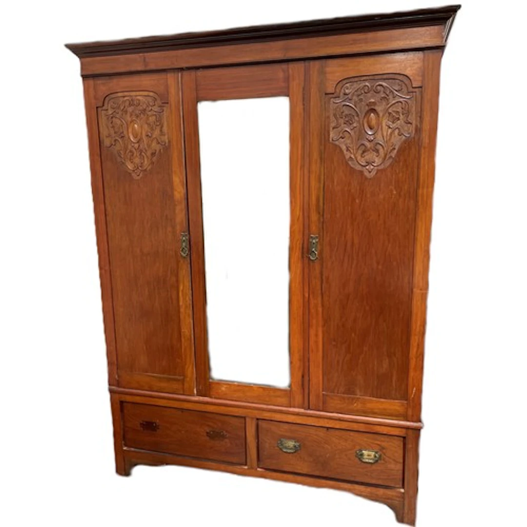 VICTORIAN/EDWARDIAN MAHOGANY TRIPLE DOOR WARDROBE the two ou...