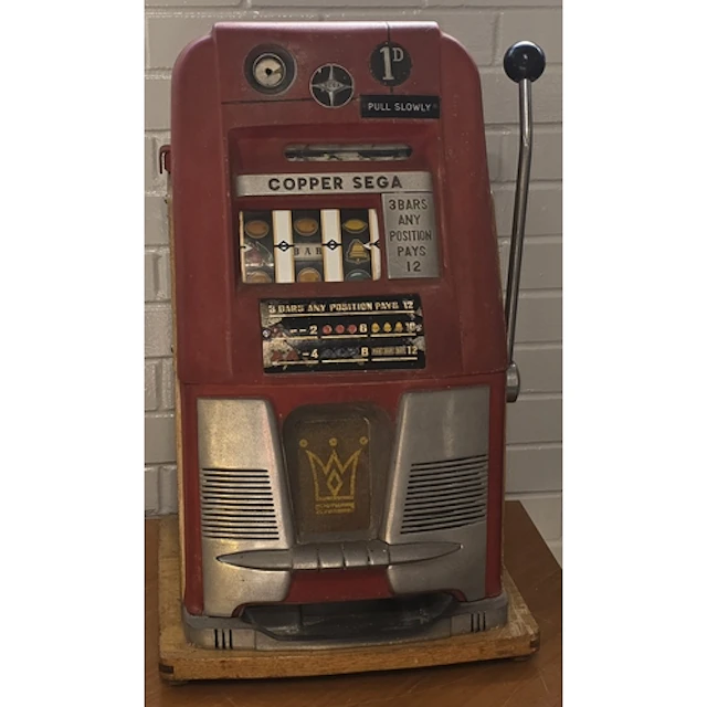 Vintage Copper Sega high top slot machine. Works on 1D. No k...
