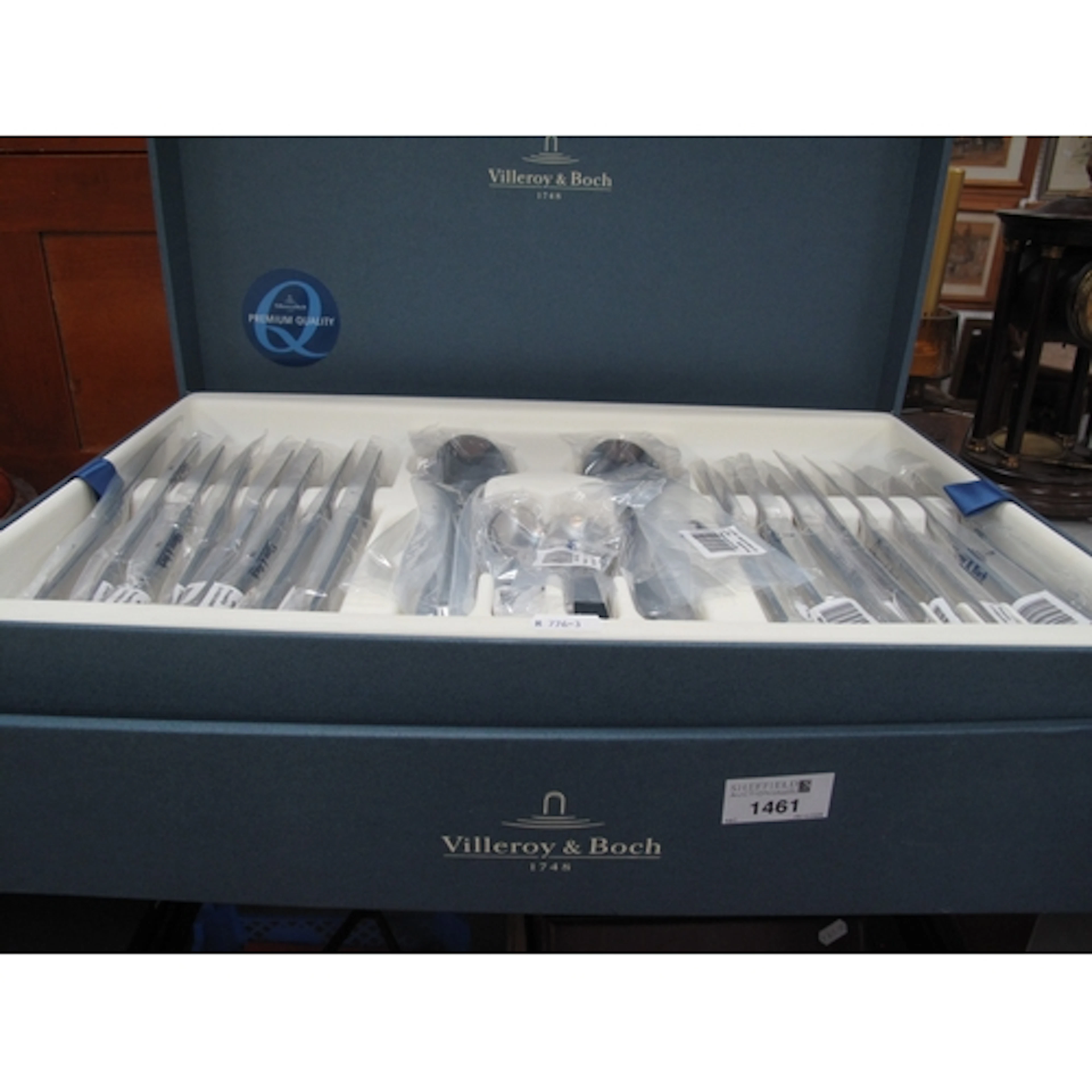 Villeroy & Boch "Grand Britain" 60-piece stainless steel cut...
