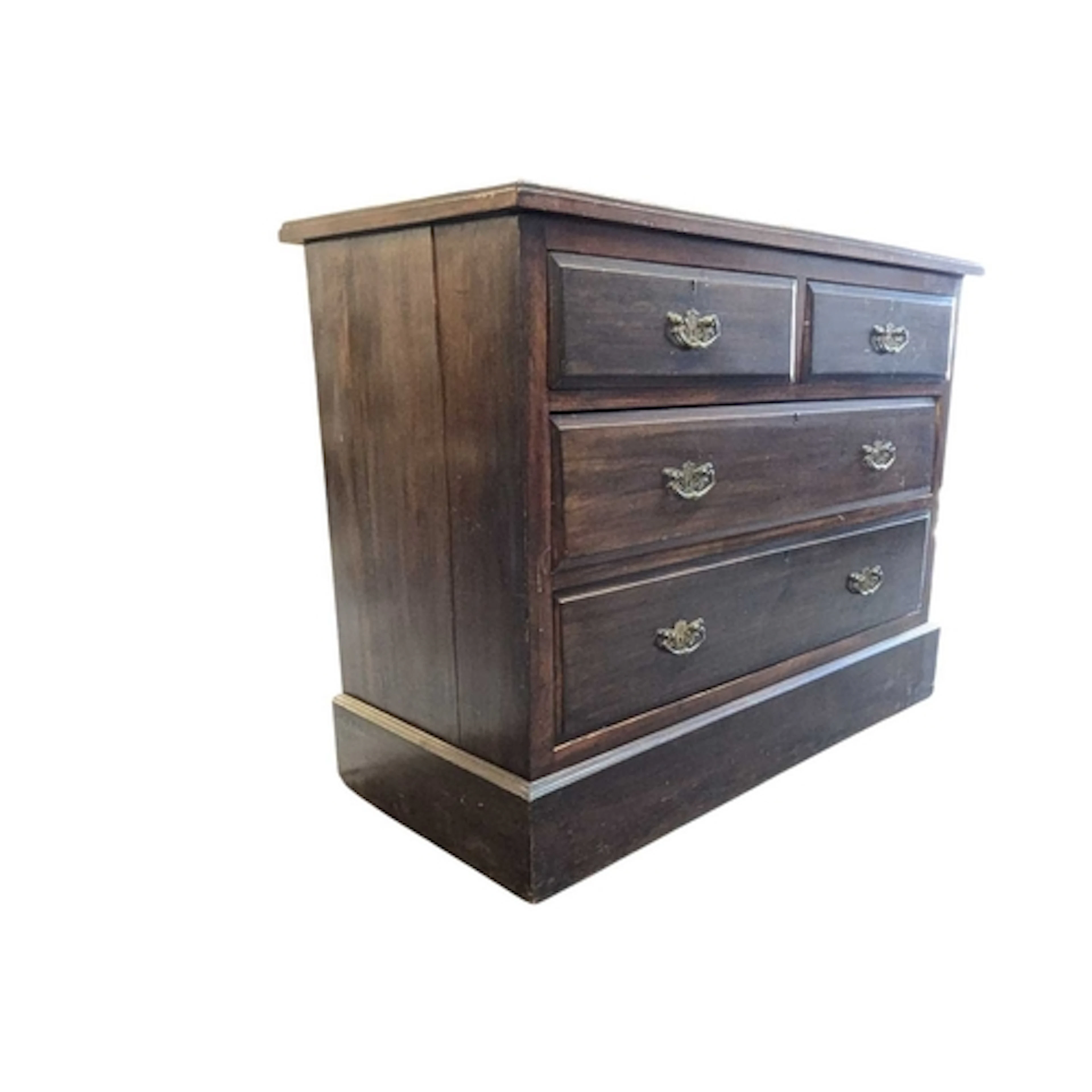 An early 20th century Edwardian walnut chest of drawers. The...