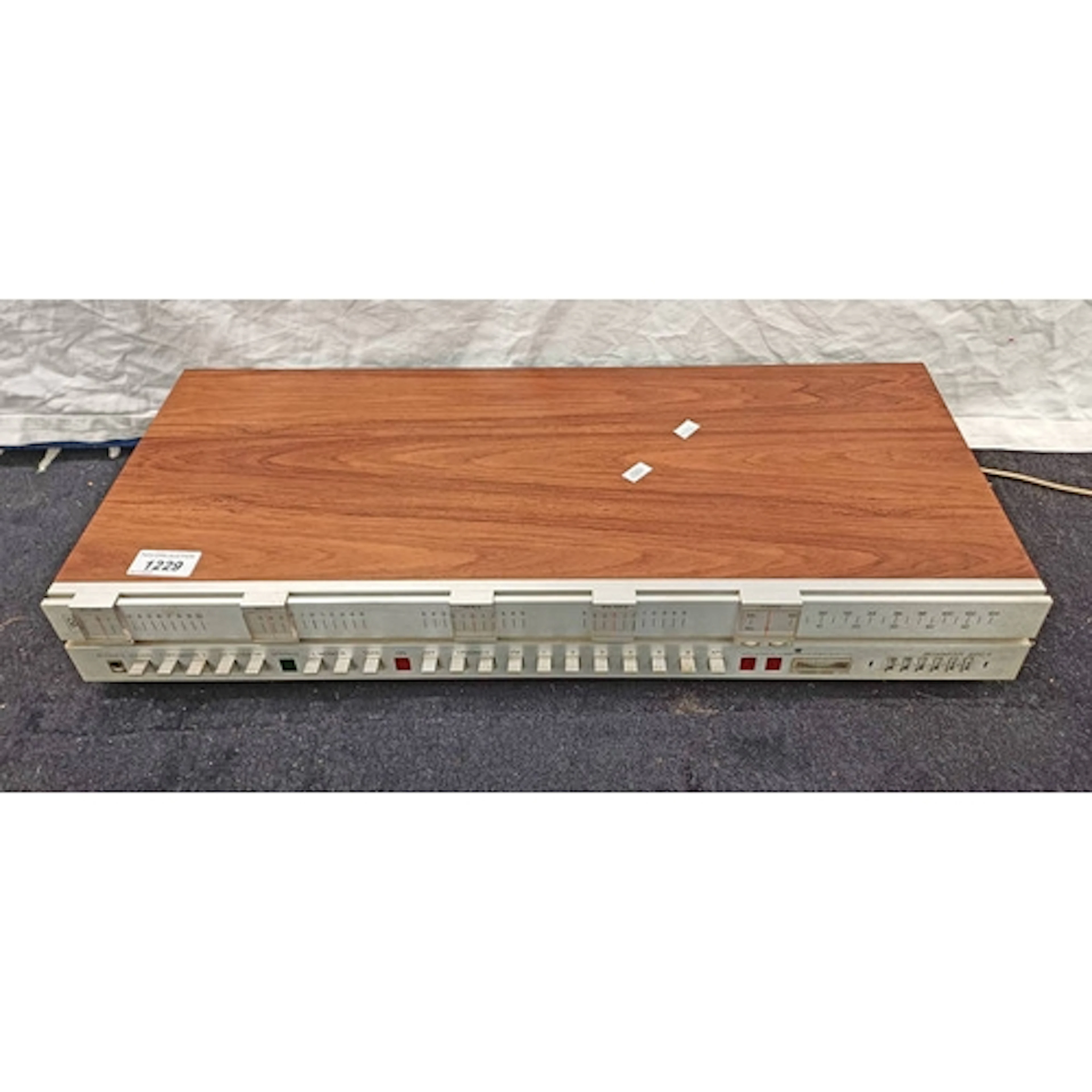 BANG & OLUFSEN BEOMASTER 3000-2 AMPLIFIER & FM RECEIVER
