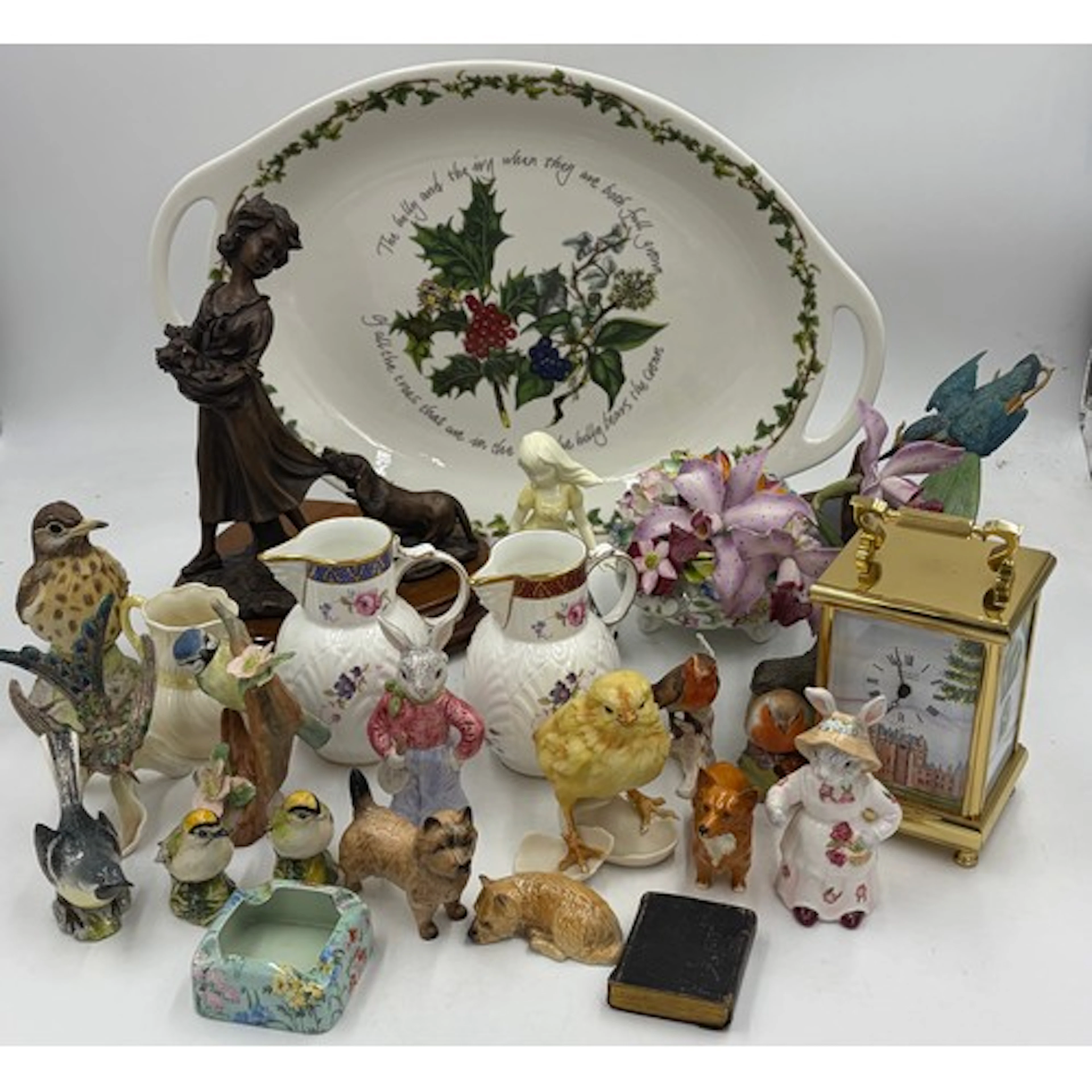 Miscellany of decorative items to include a Capodimonte rais...