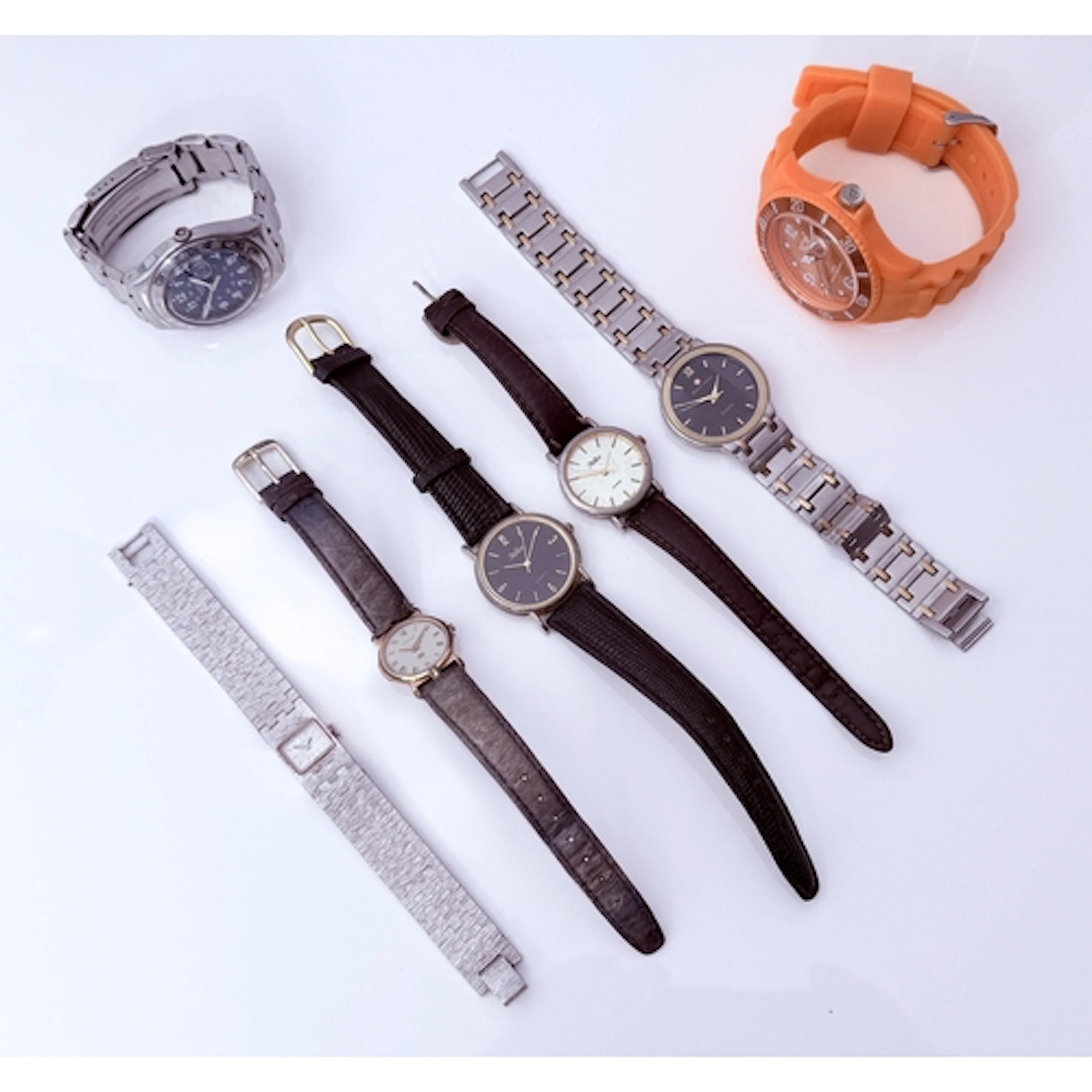 A small group of watches - including a Gucci ladies quartz w...