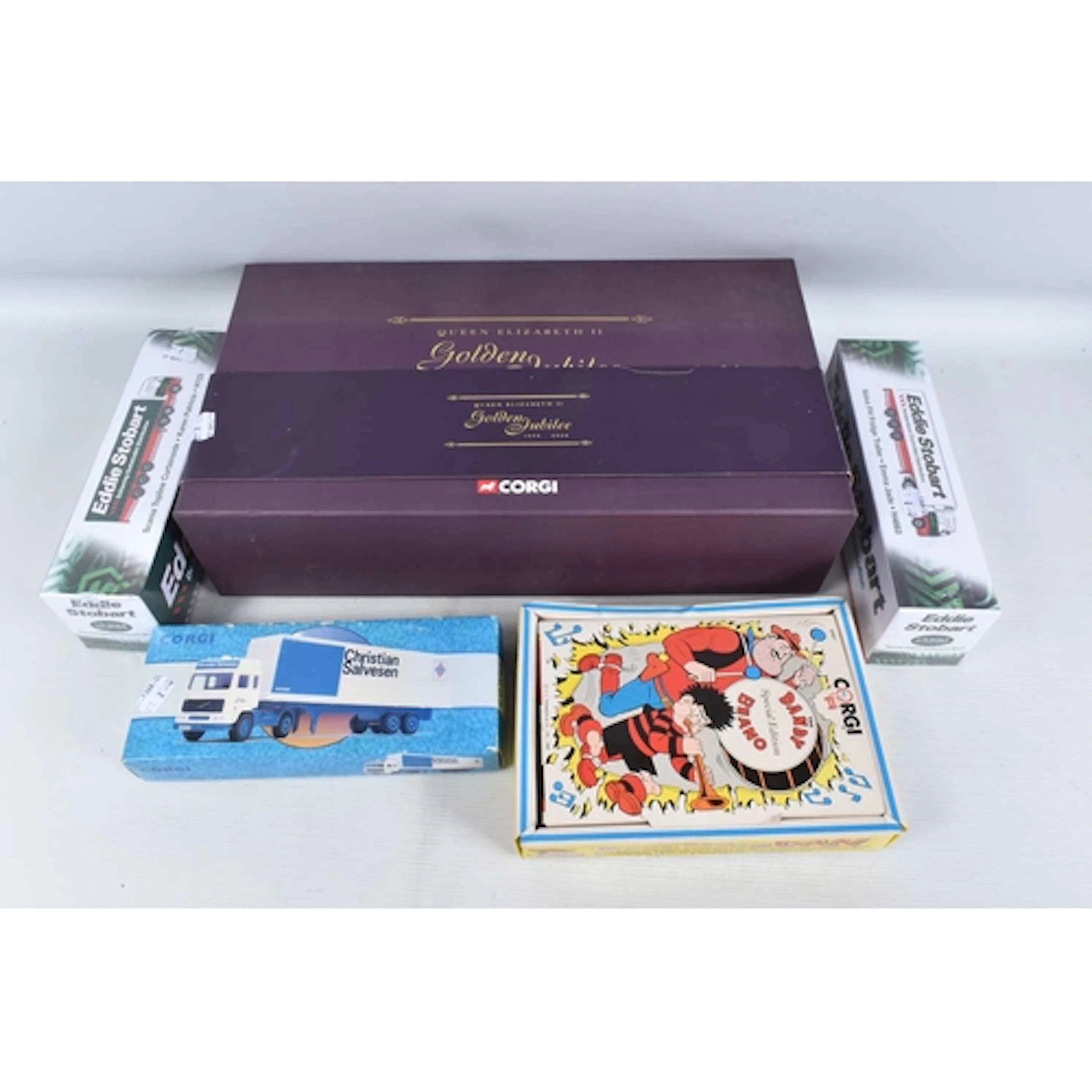 A BOXED CORGI QUEEN ELIZABETH II GOLDEN JUBILEE 1952-2002 SE...