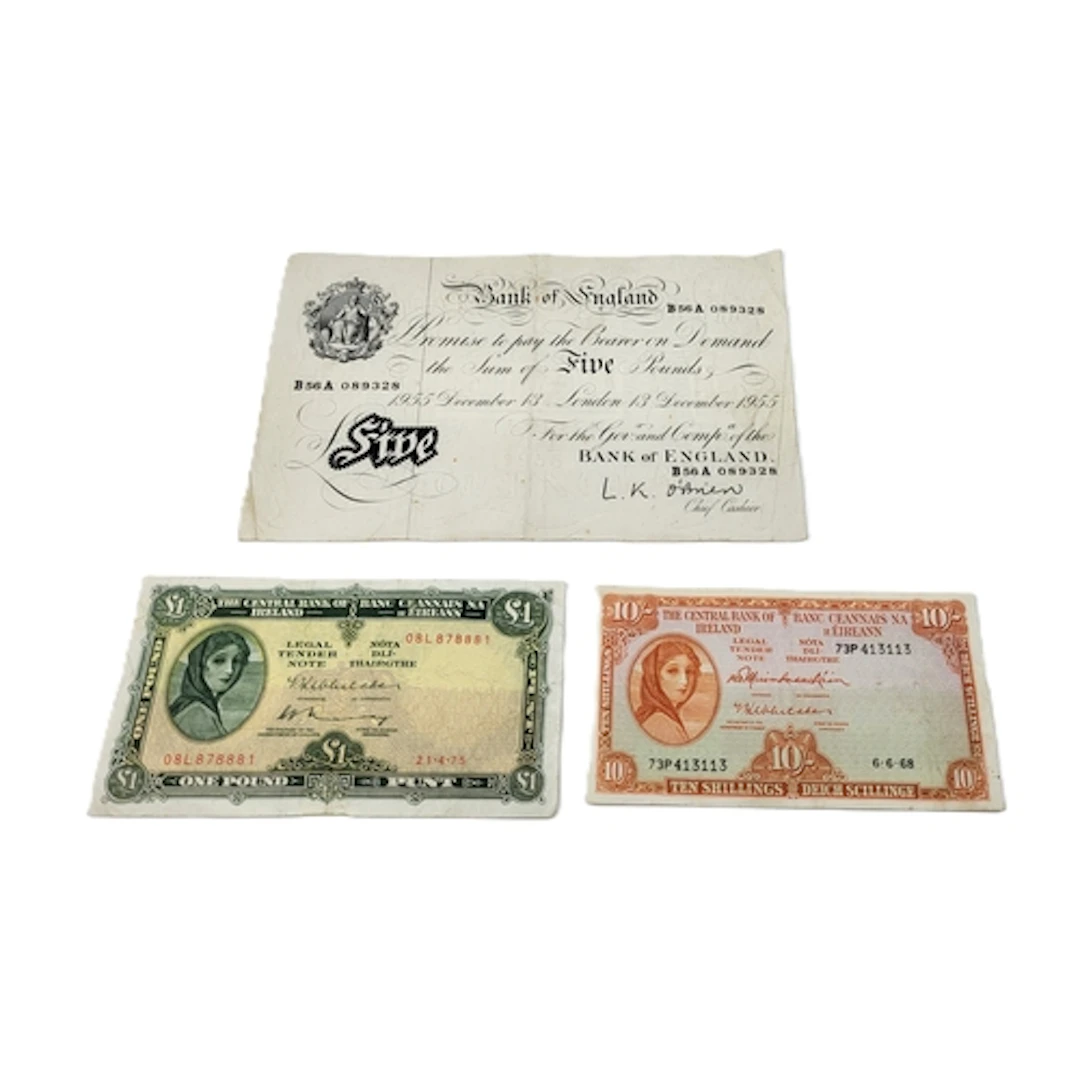 A 1955 ENGLISH £5 WHITE FIVER O'BRIEN BANKNOTE, plus a 1968 ...