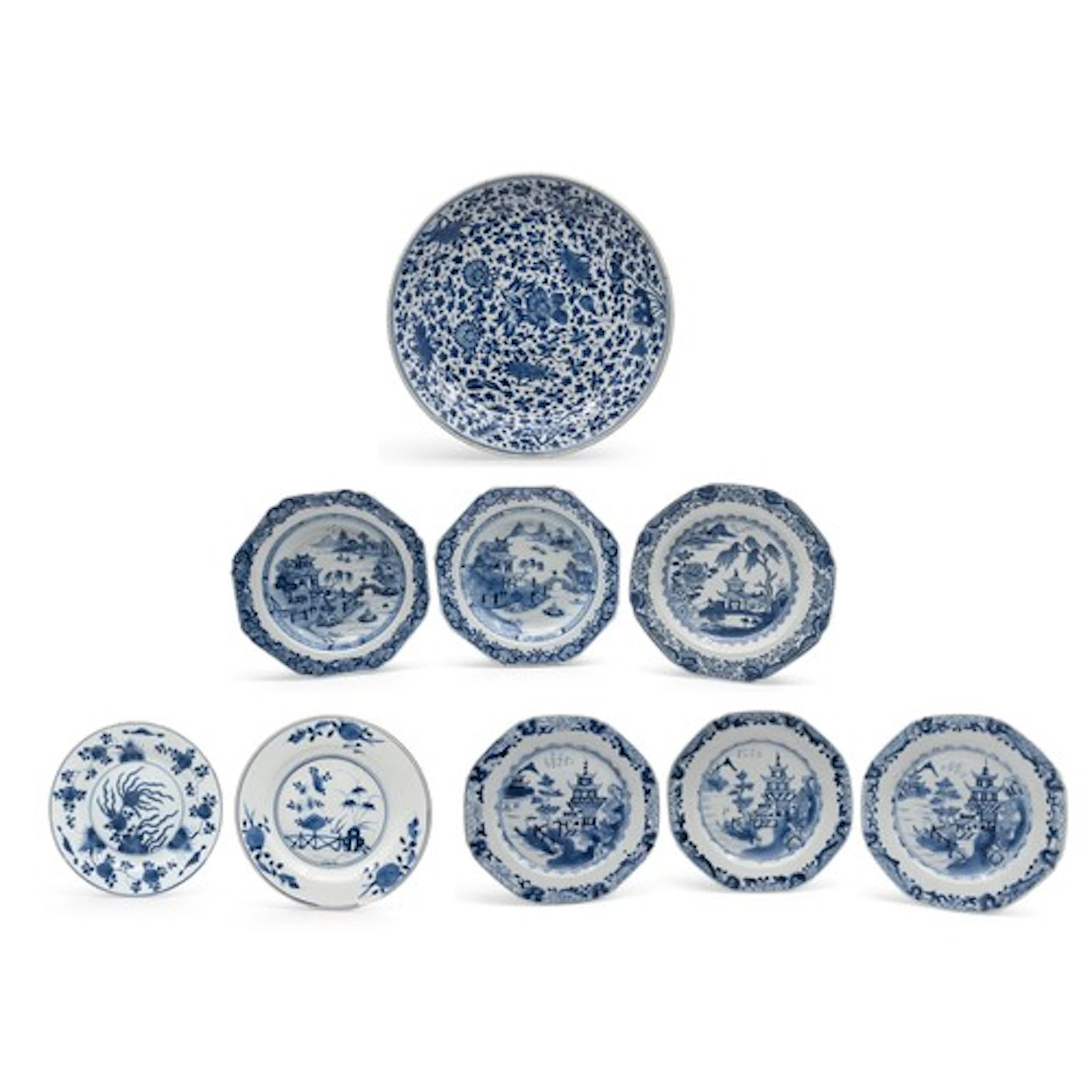 A LARGE CHINESE BLUE AND WHITE 'FLORAL' DISH KANGXI PERIOD 3...