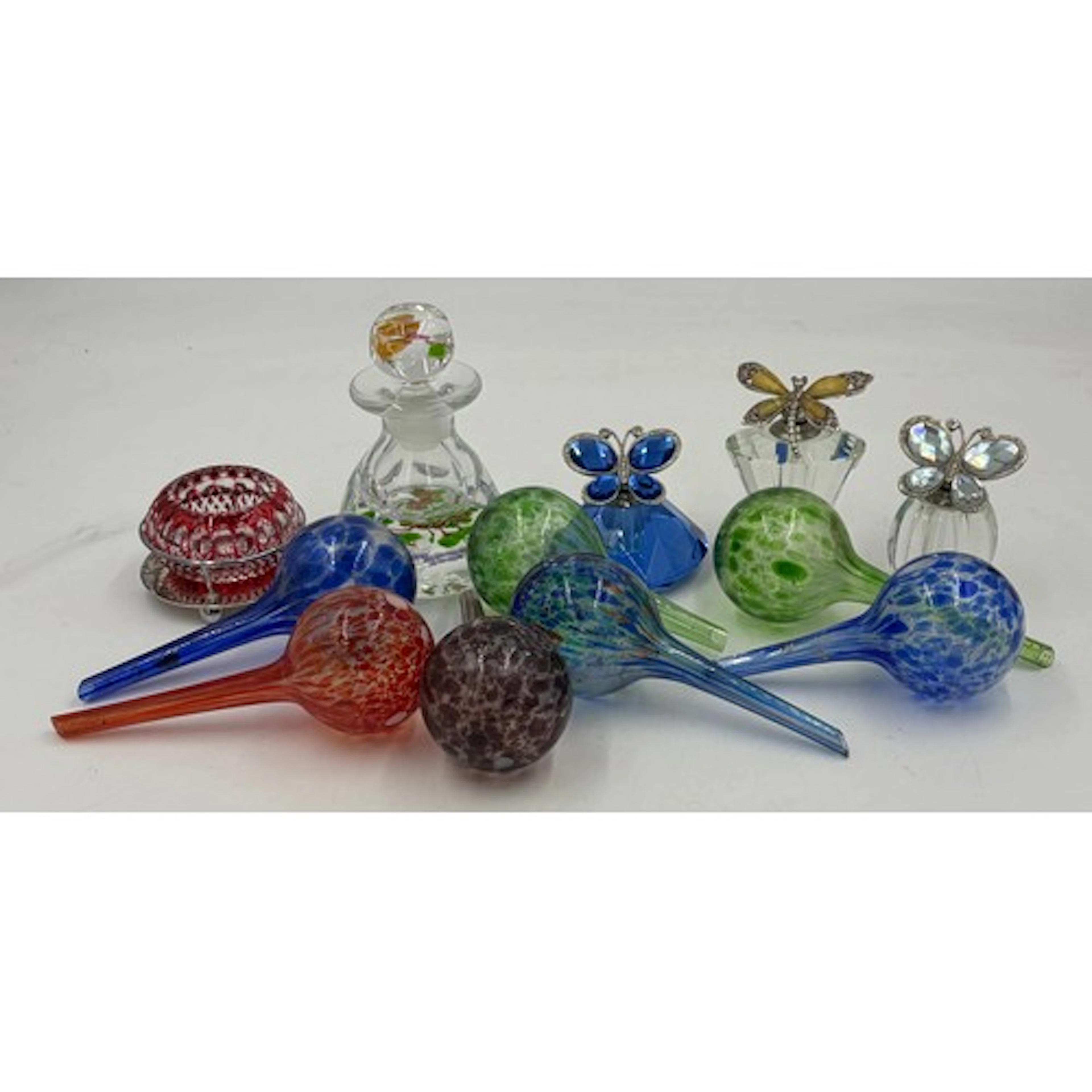Collection of glassware to include 7 x Murano-style globe pl...