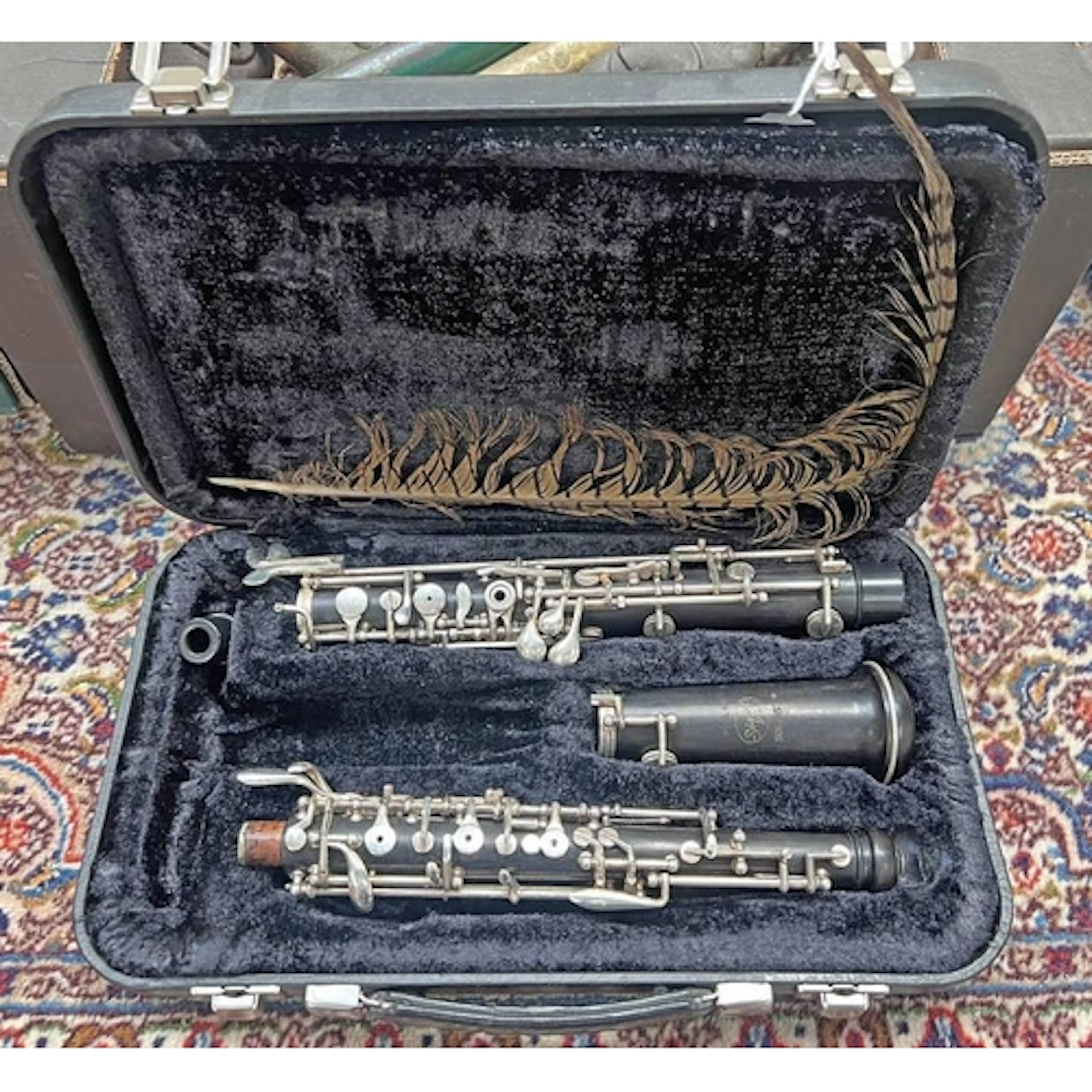 SIGNET SOLOIST OBOE IN ITS FITTED SIGNET CASE