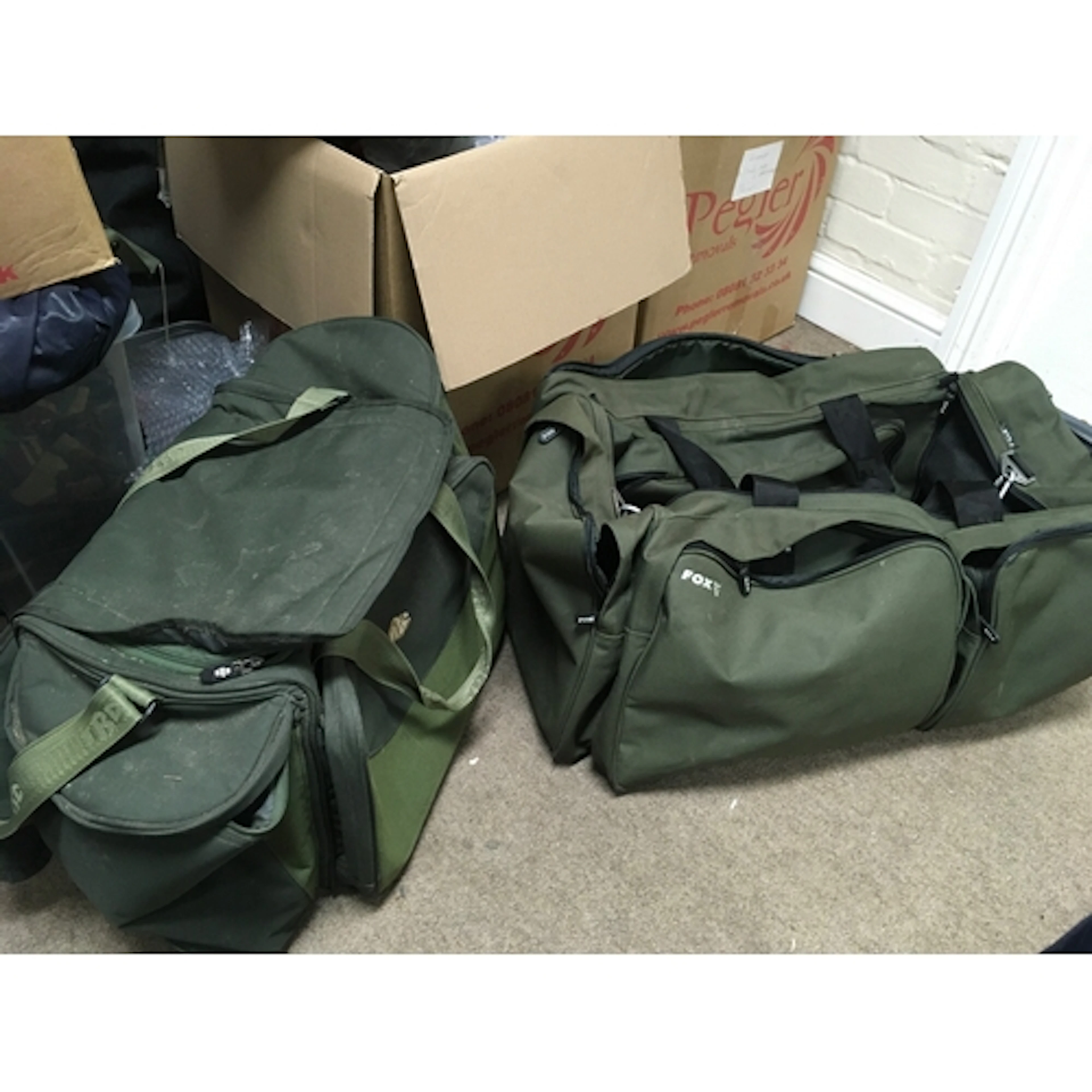 A collection of fishing reels including Shakespeare Mack 3, ...