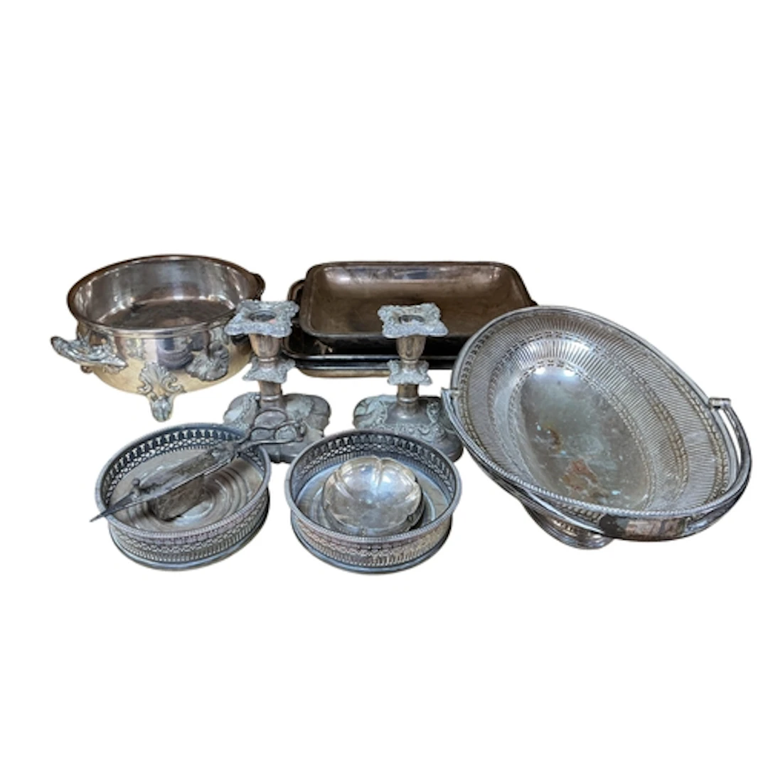Assorted Victorian and later plated ware to include pair of ...