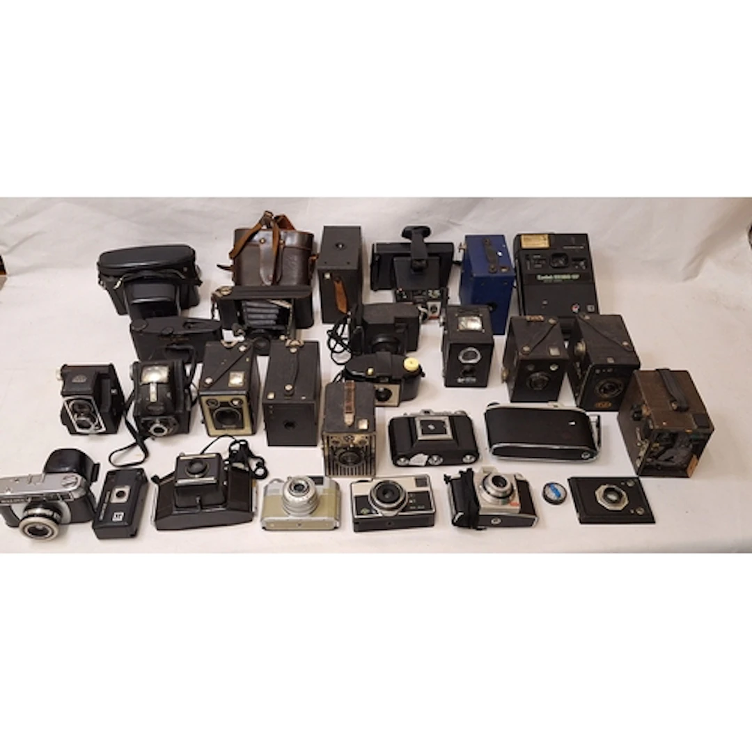 Vintage Cameras incl. Ensign all distance 20 box camera, Pol...