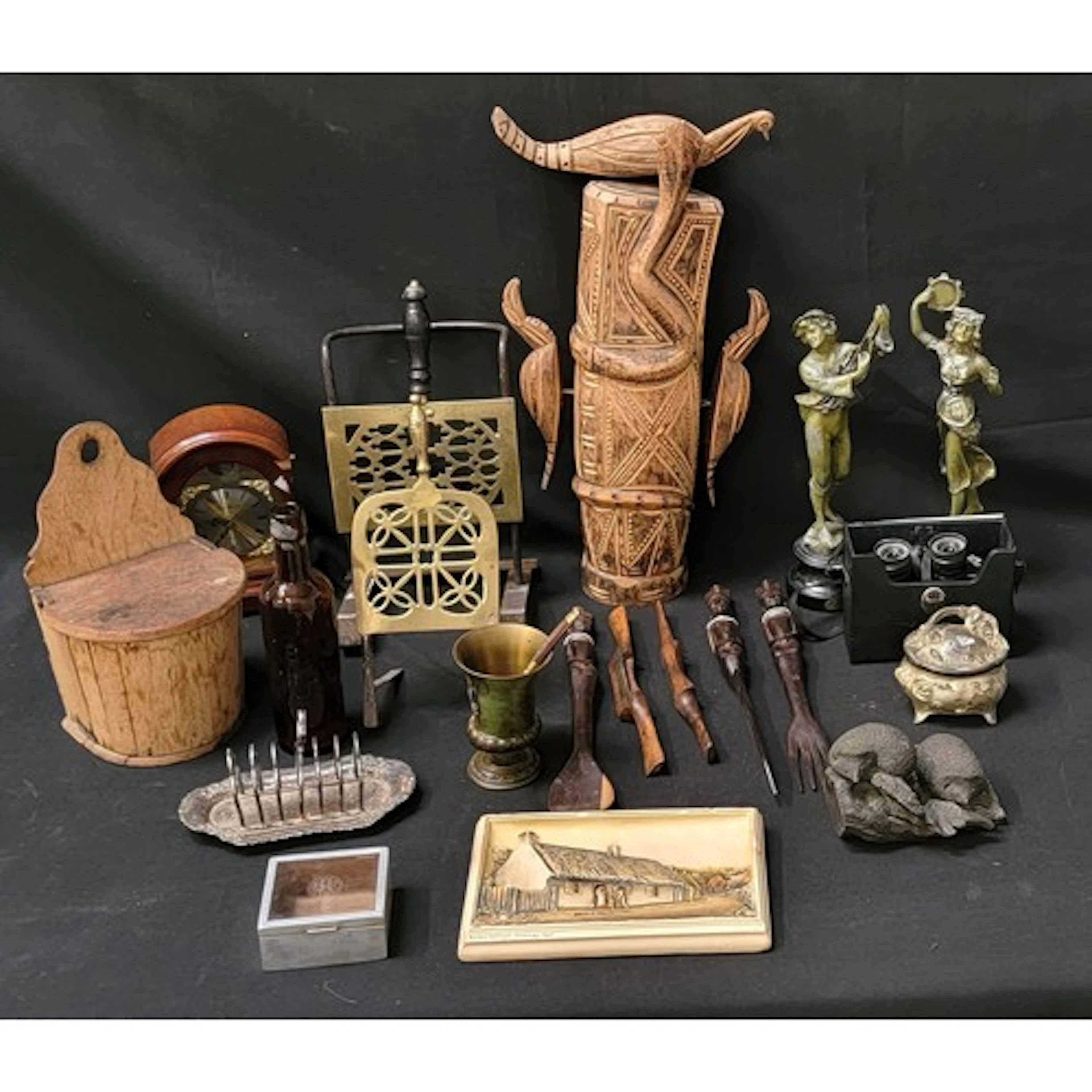 SELECTION OF GENERAL COLLECTABLES including a pair of vinta...