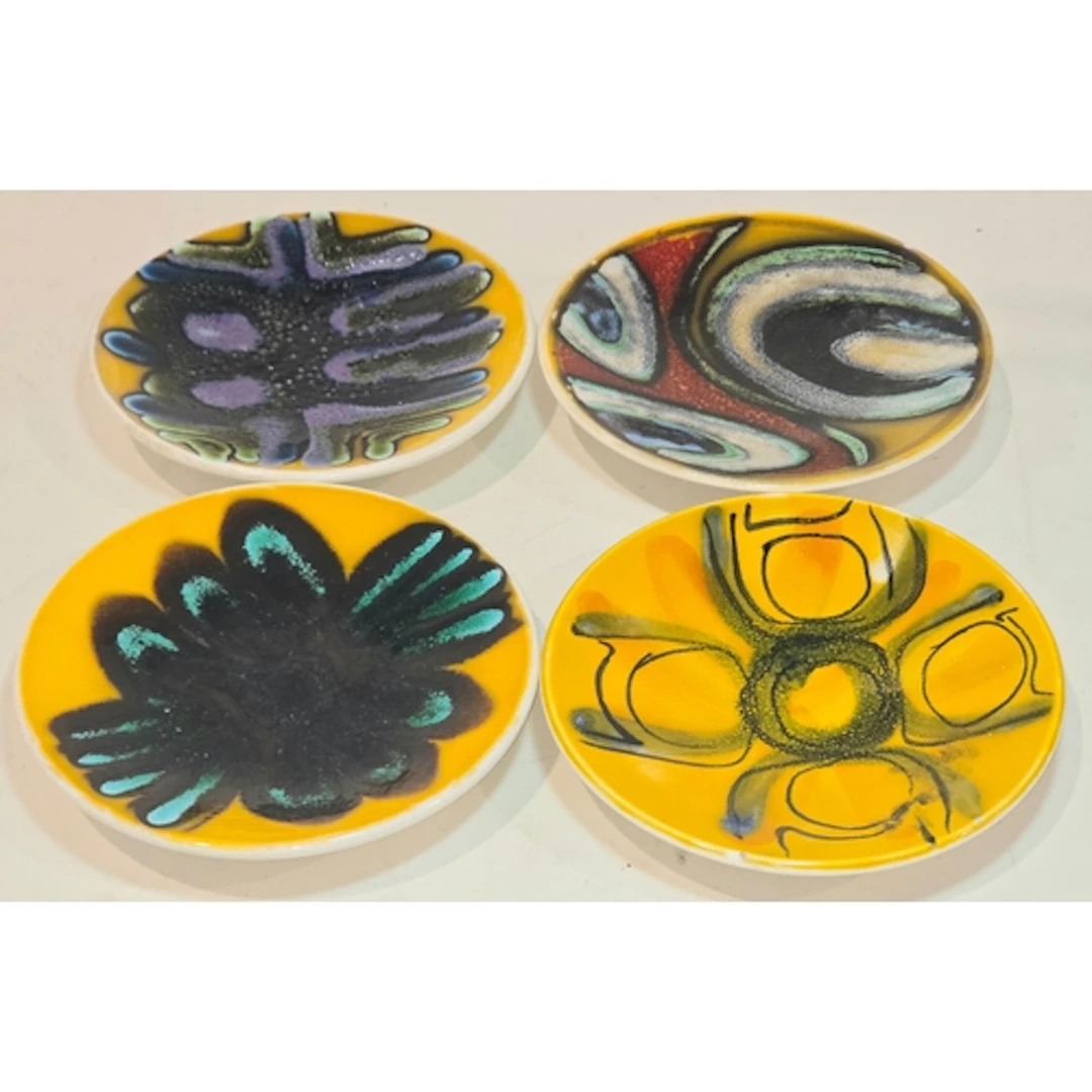 Poole Pottery group of shape 49 Delphis pin dishes 5" dia (4...