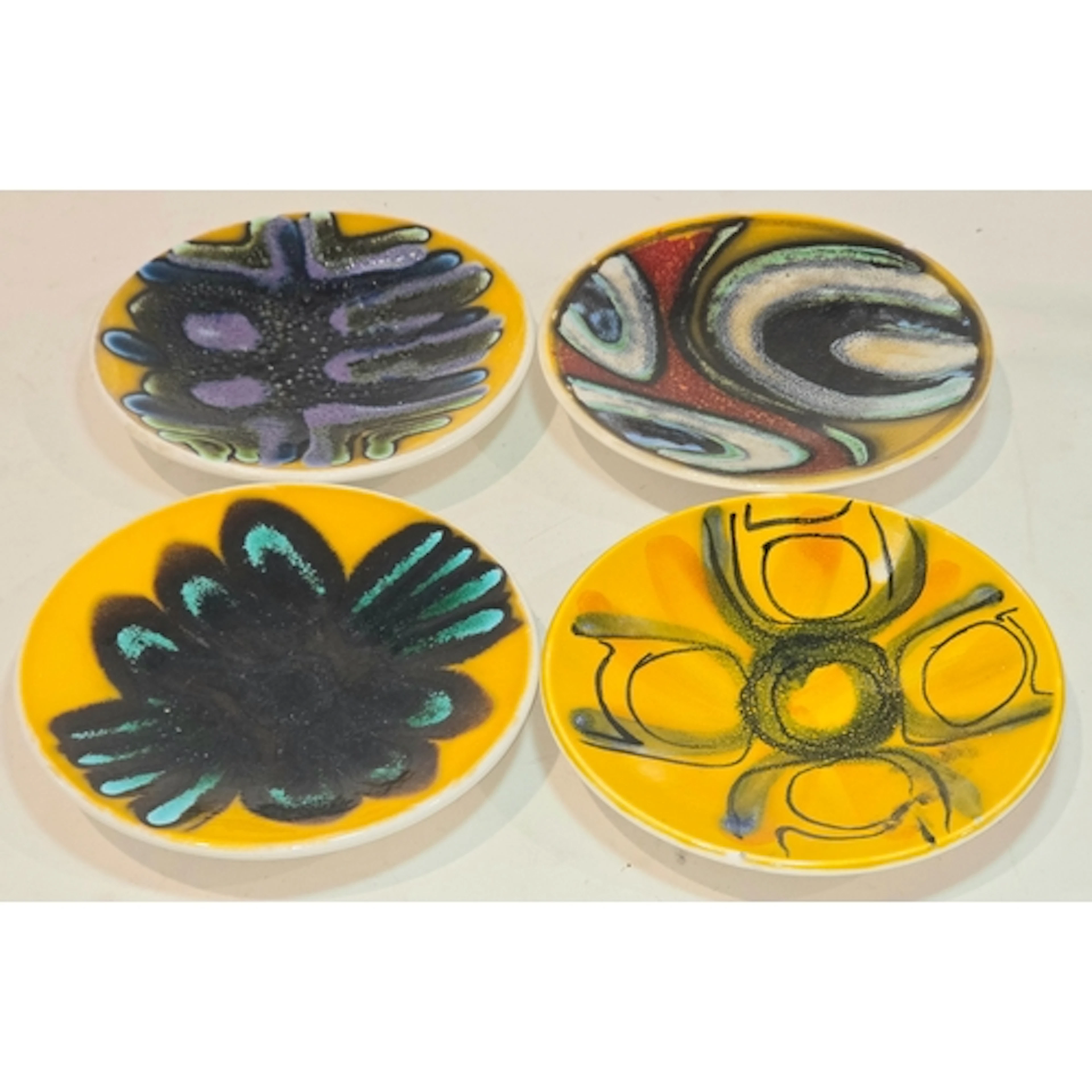 Poole Pottery group of shape 49 Delphis pin dishes 5" dia (4...