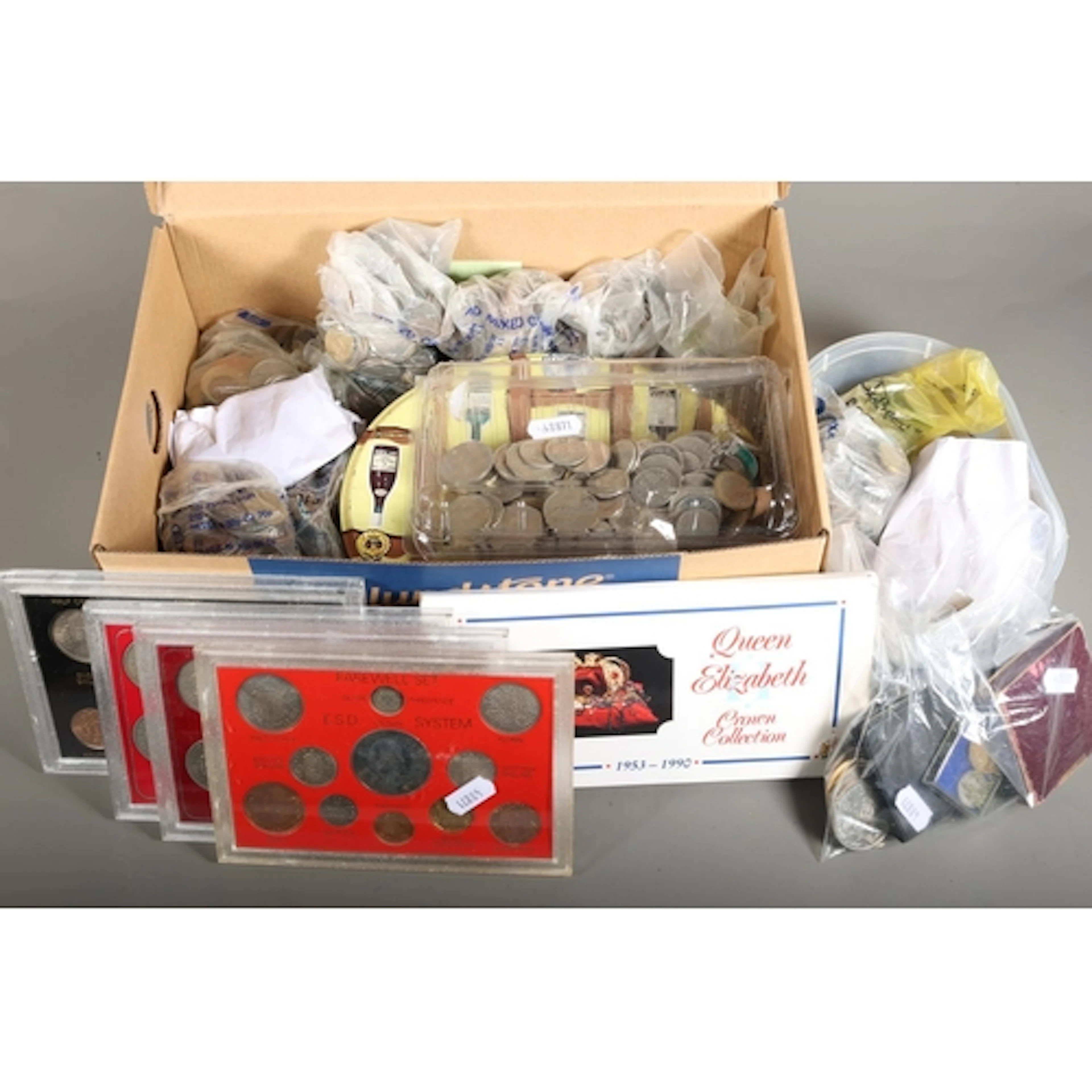 Large coin collection, around 15kg gross, to include much Br...