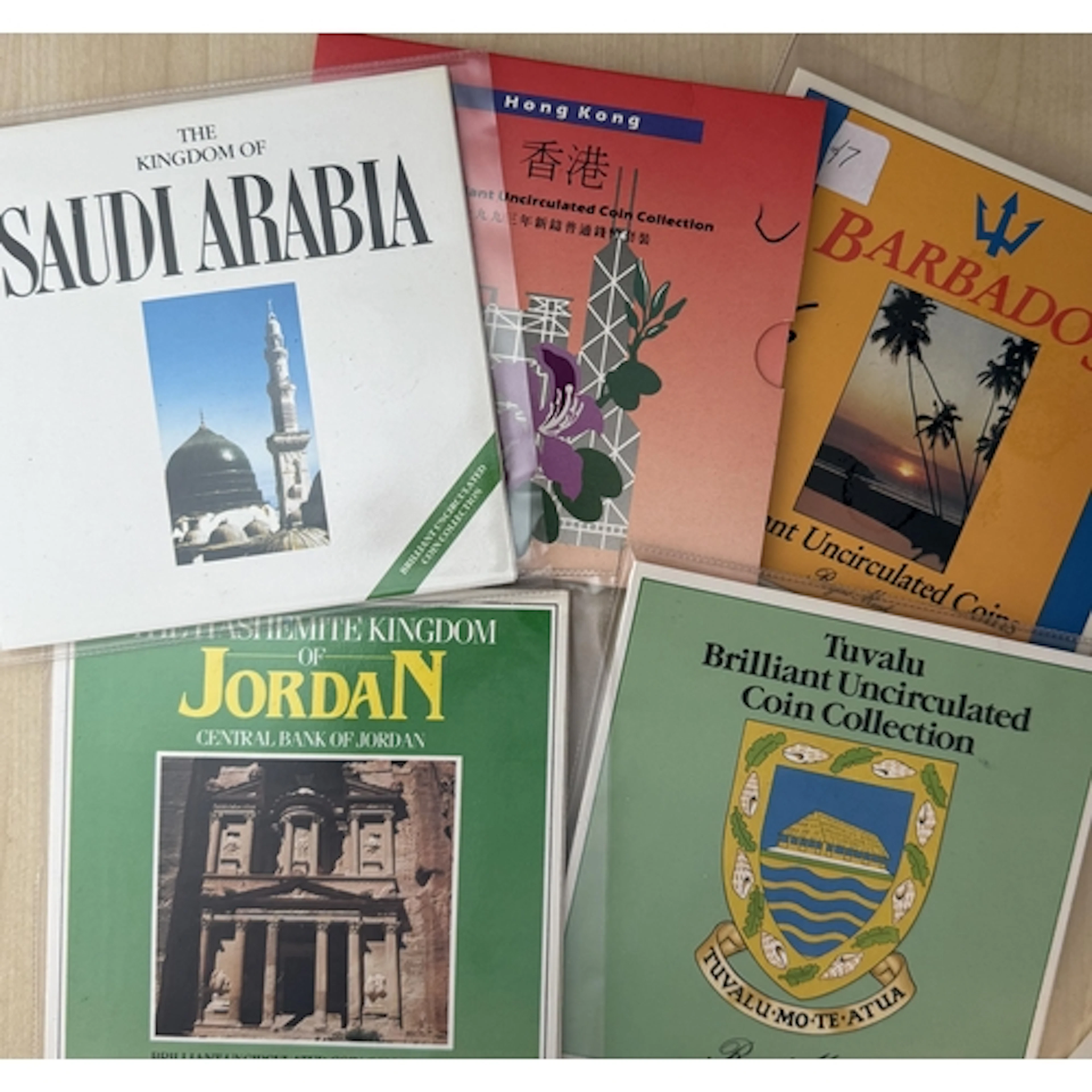 A collection of x60+ World mainly 1980s & 1990s Brilliant Un...