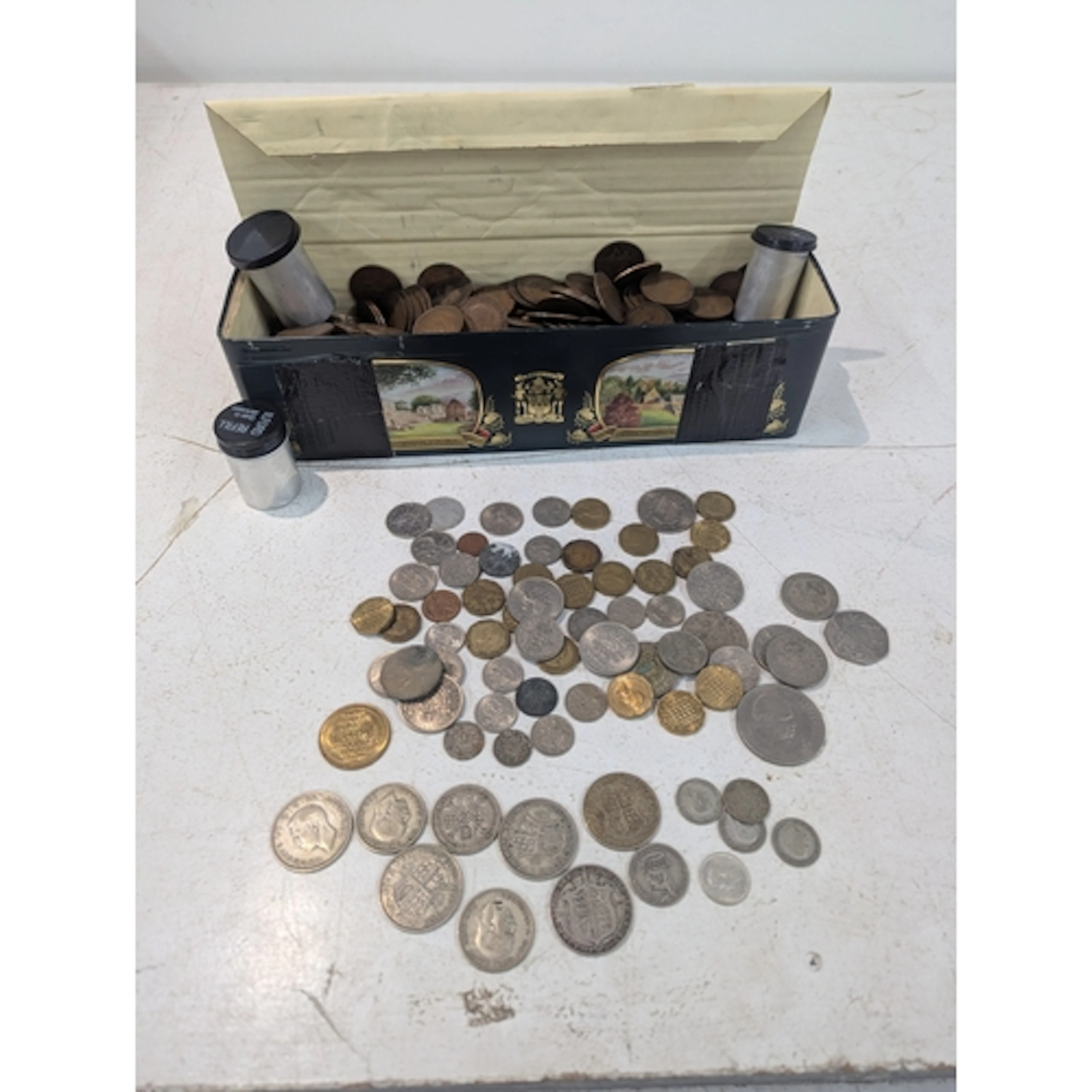 A collection of coinage mainly British to include a group of...