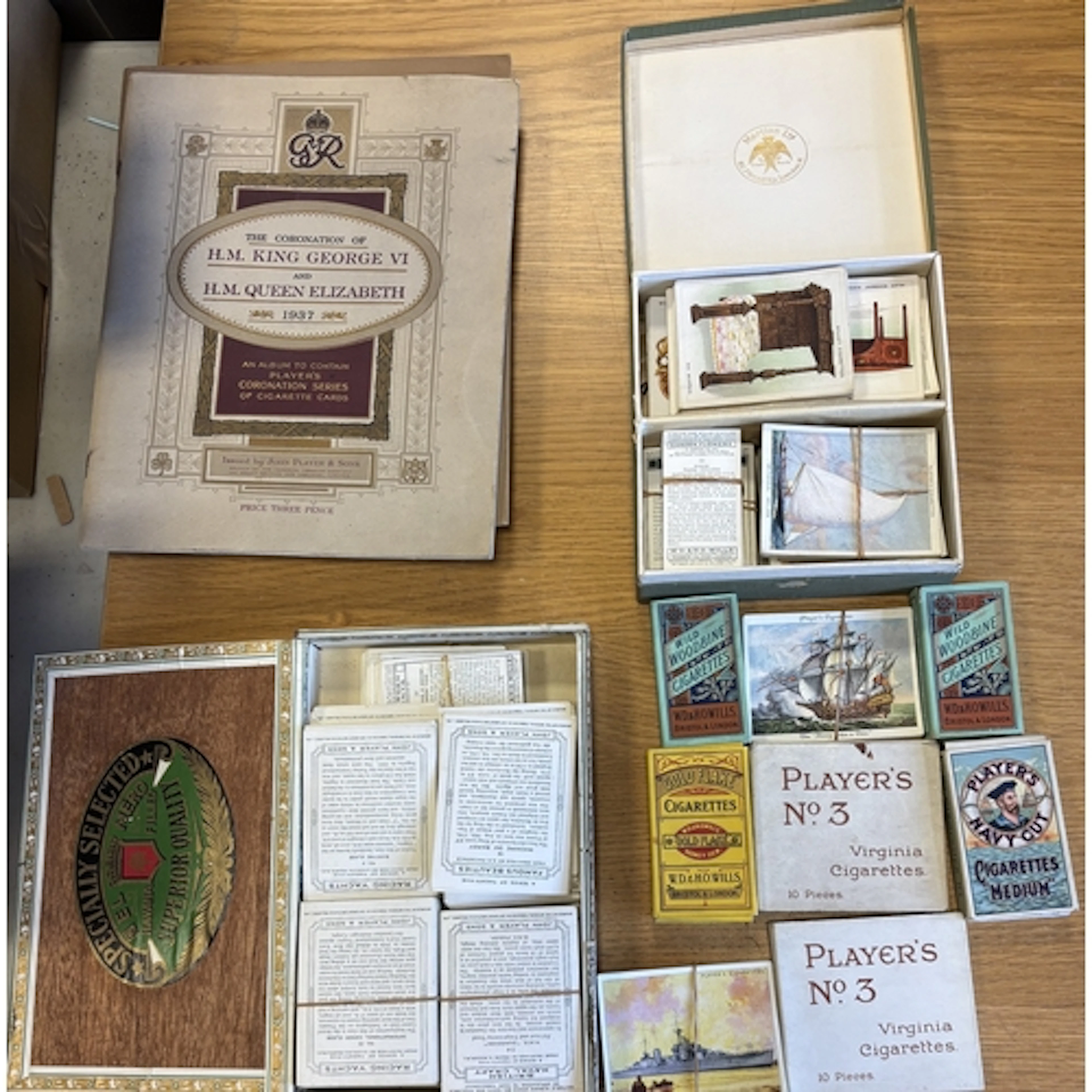 Collection of loose cards, generally very good including ran...