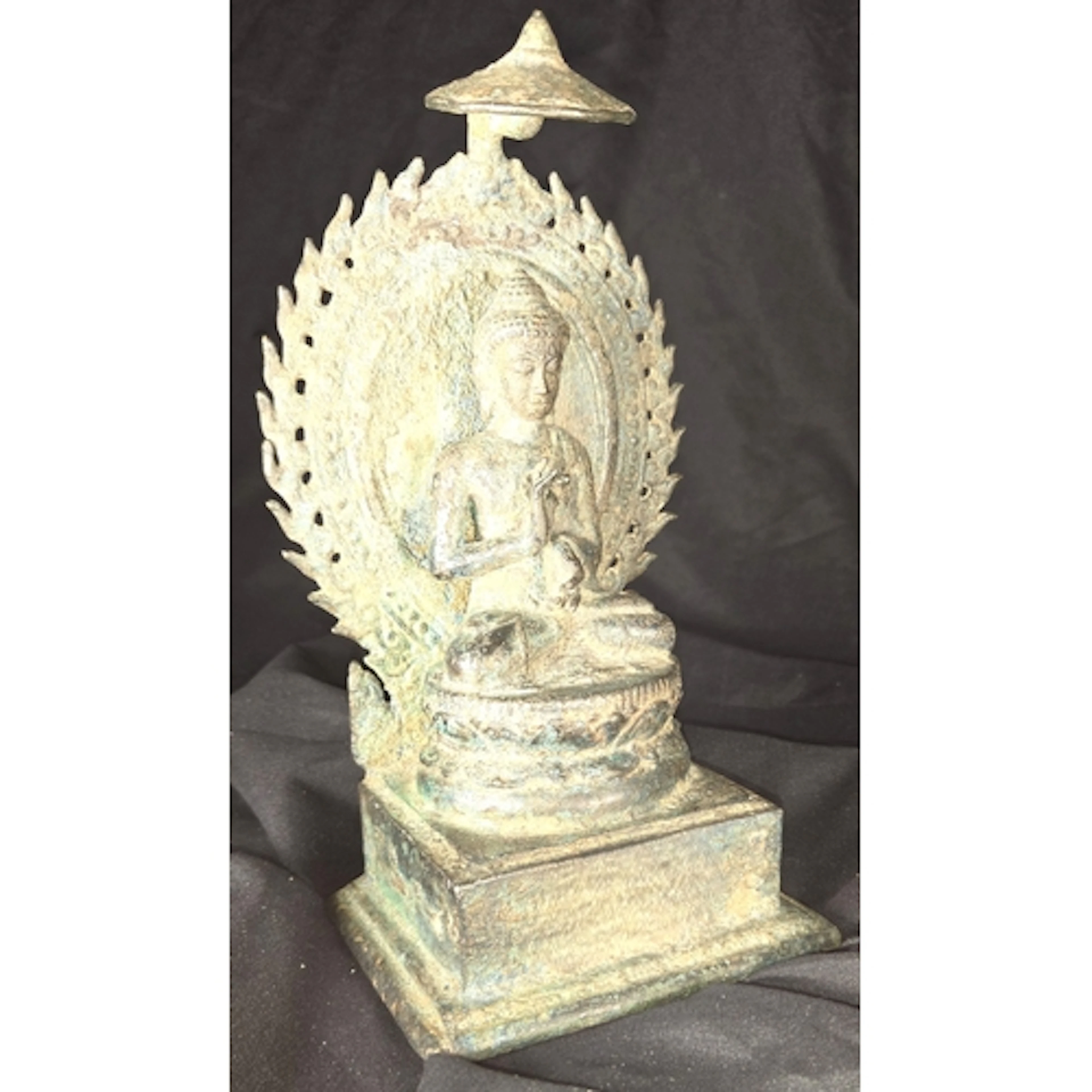 An antique Jarvan bronze Buddah seated in thrown, height 21c...